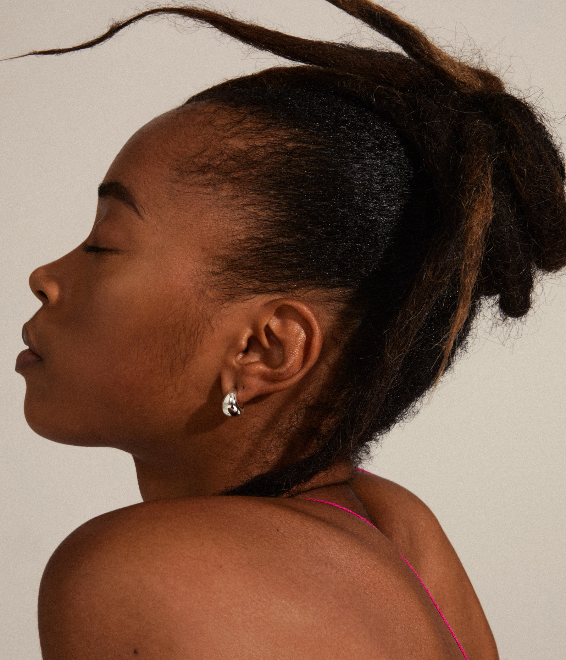 ALEXANE Chunky Mini Hoop Earrings Silver-Plated. (silver-plated) - D.O. Design Only