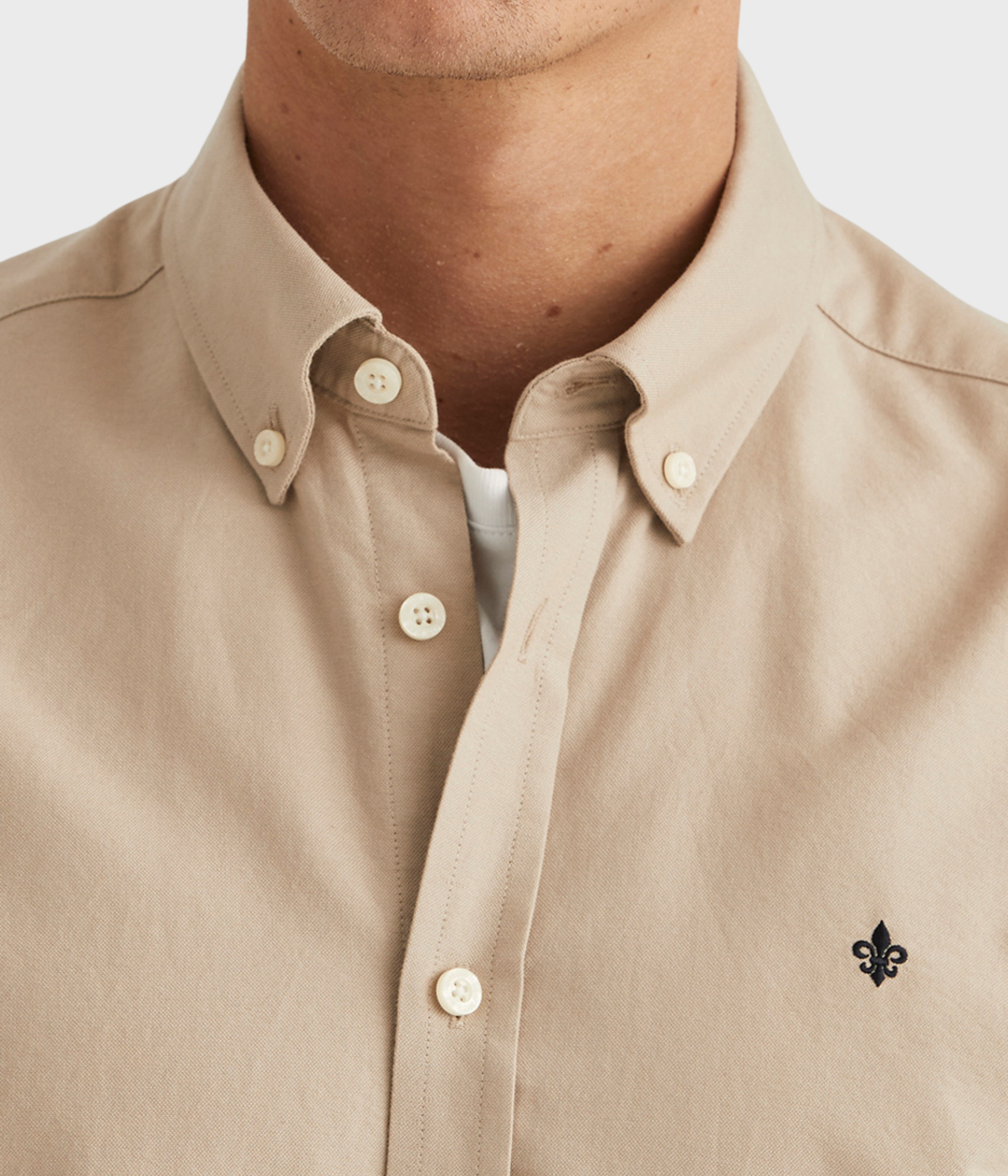 Douglas Shirt. (06 Khaki)