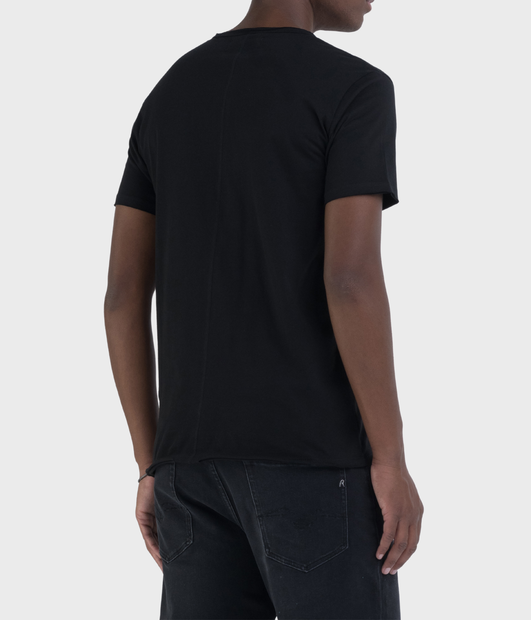T-Shirt V-Neck (098 BLACK)