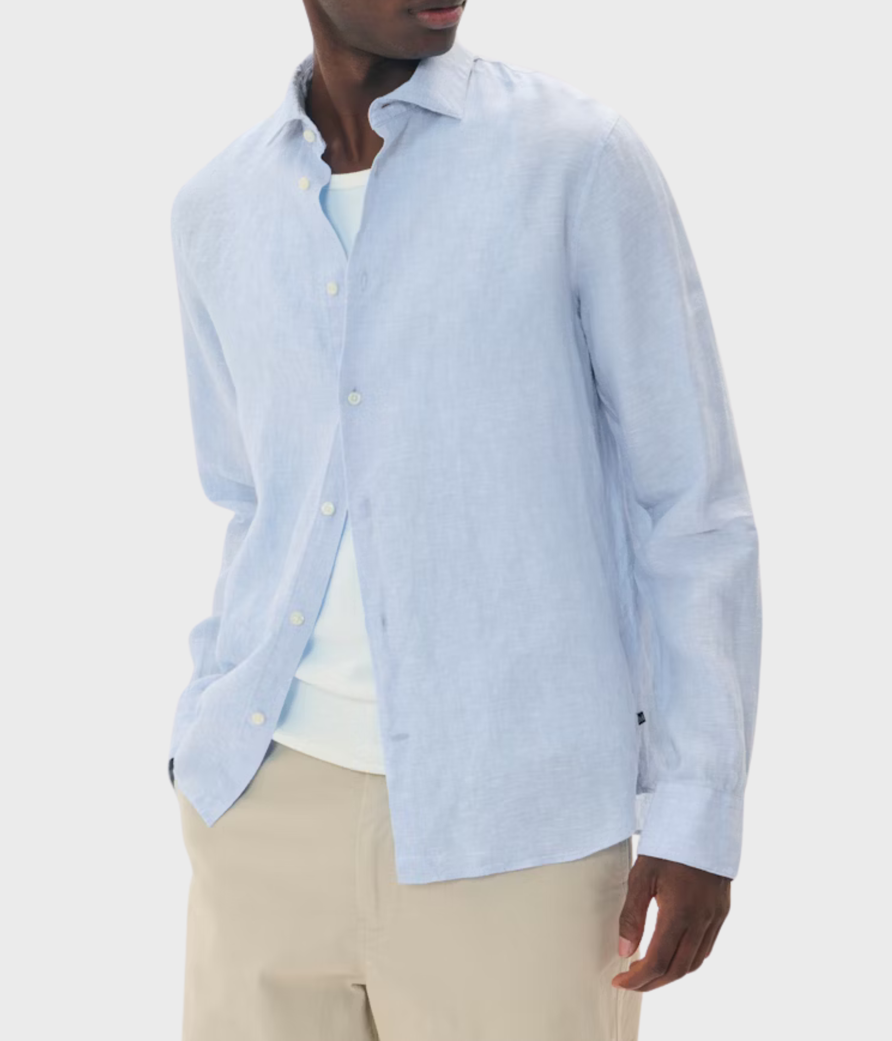 En stilren ljusblå linneskjorta från Matinique