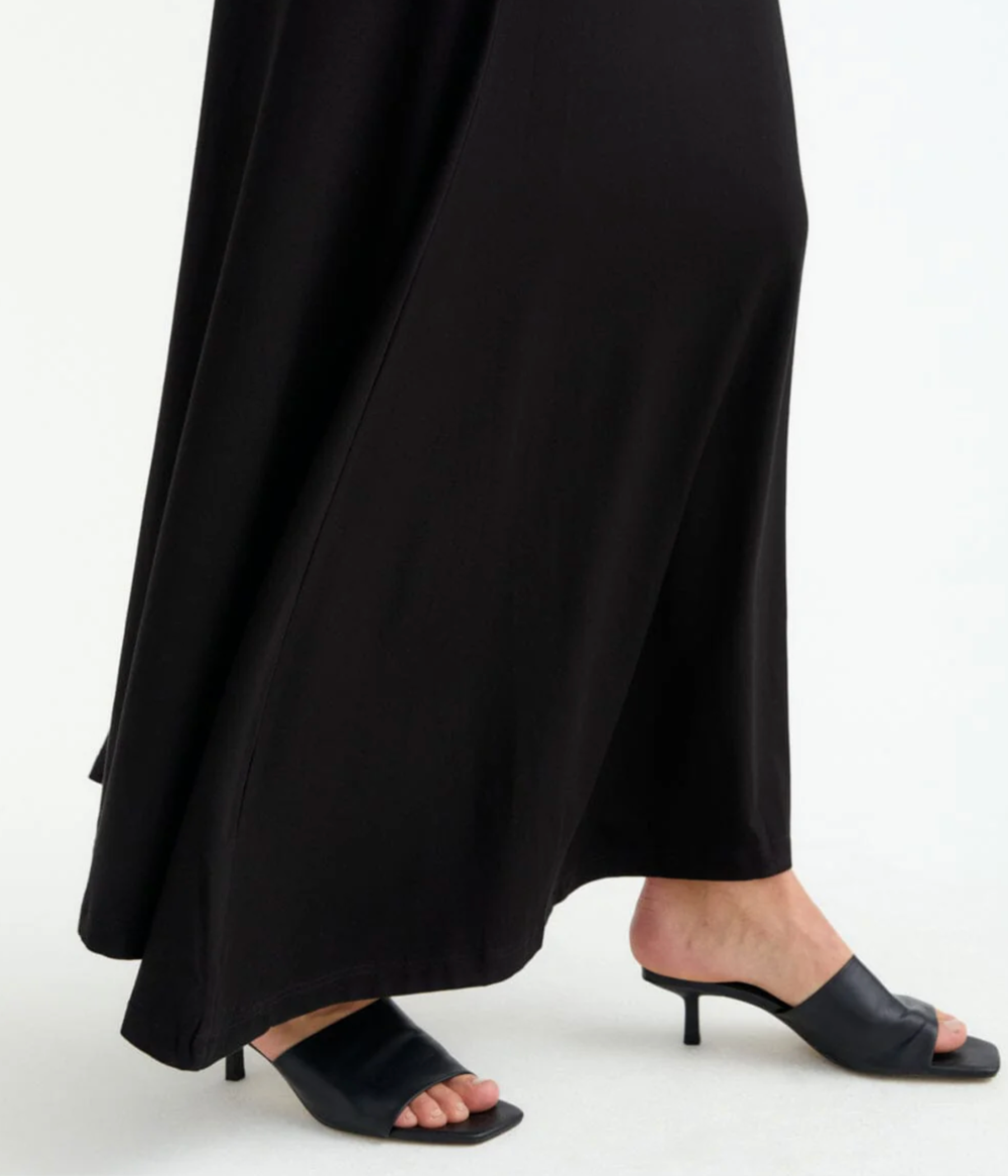 Olive Skirt (Black)