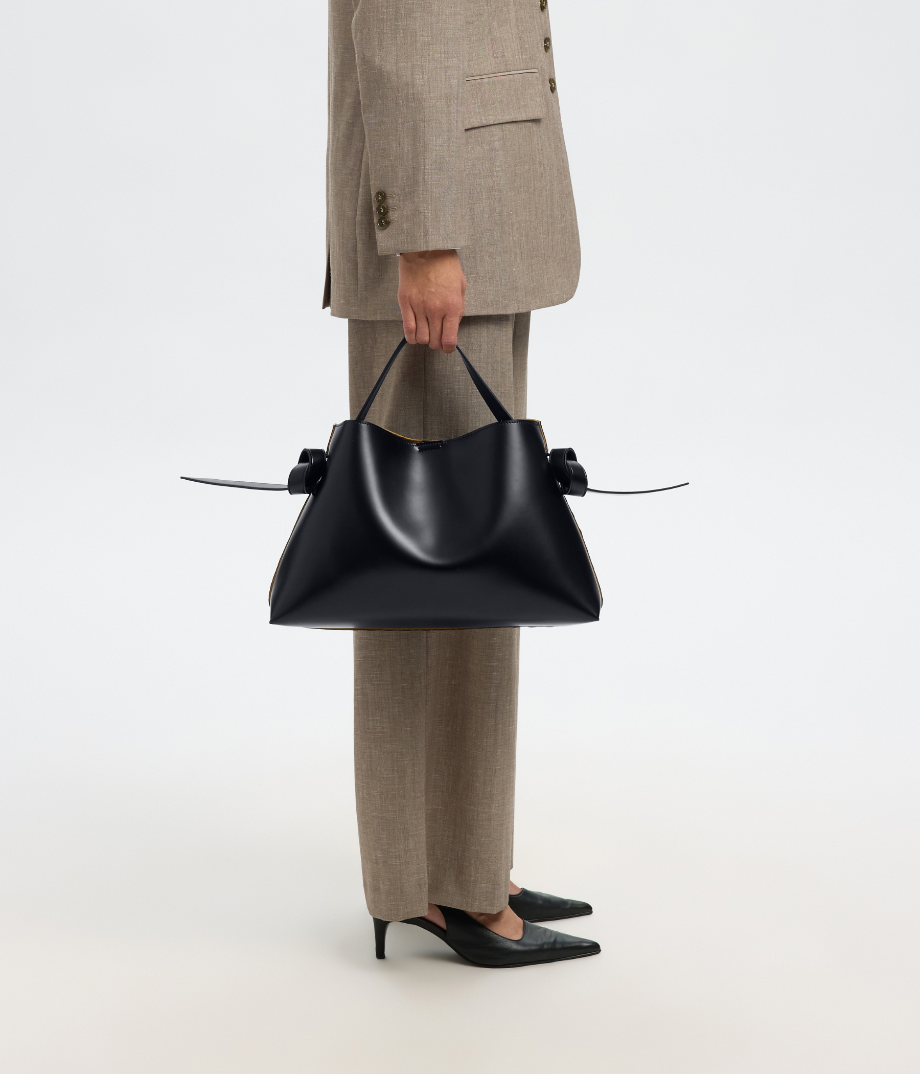 SLFSTELLA MEDIUM LEATHER BAG (Black) - D.O. Design Only