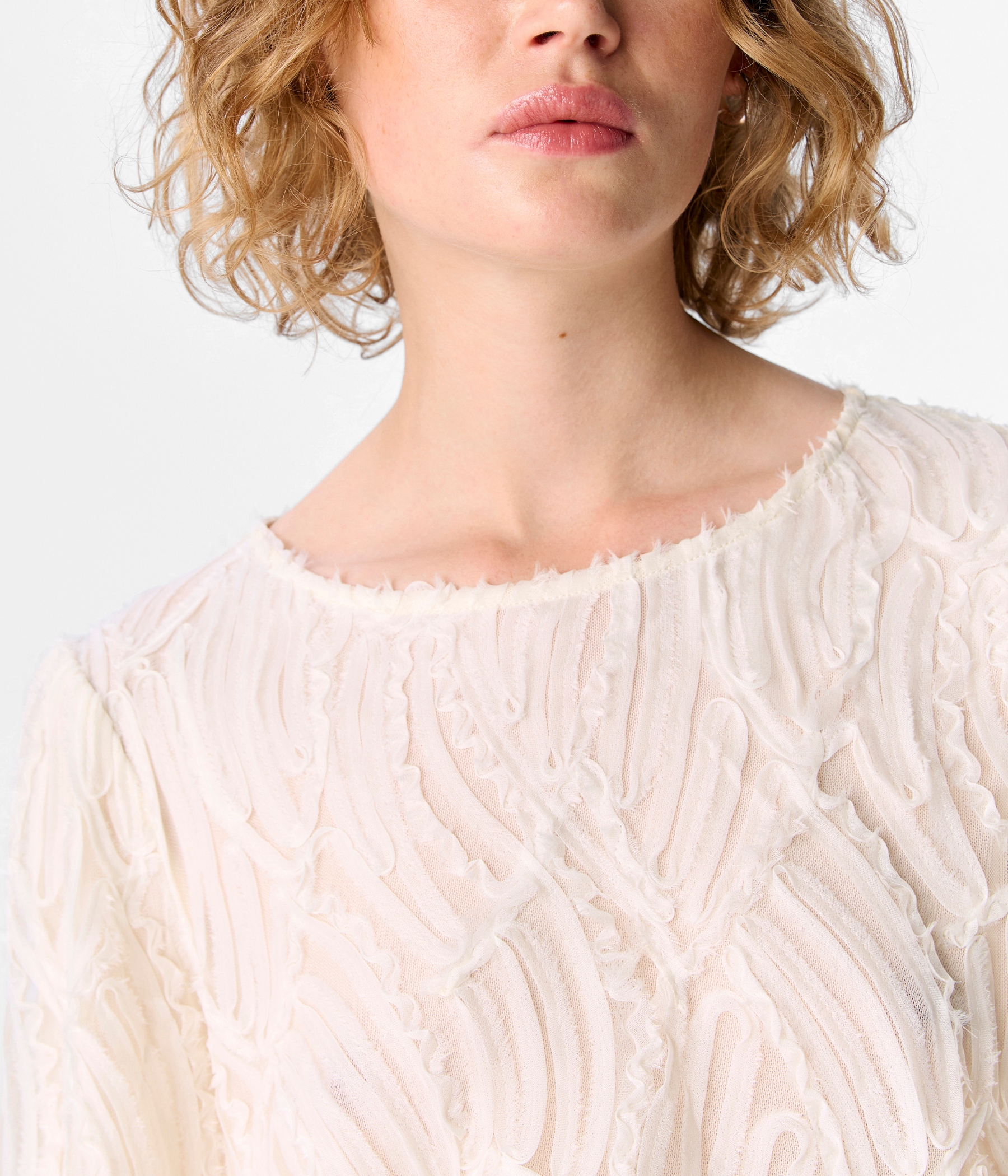 OBJLUCIE L/S RE O-NECK TOP NOOS. (White Sand)