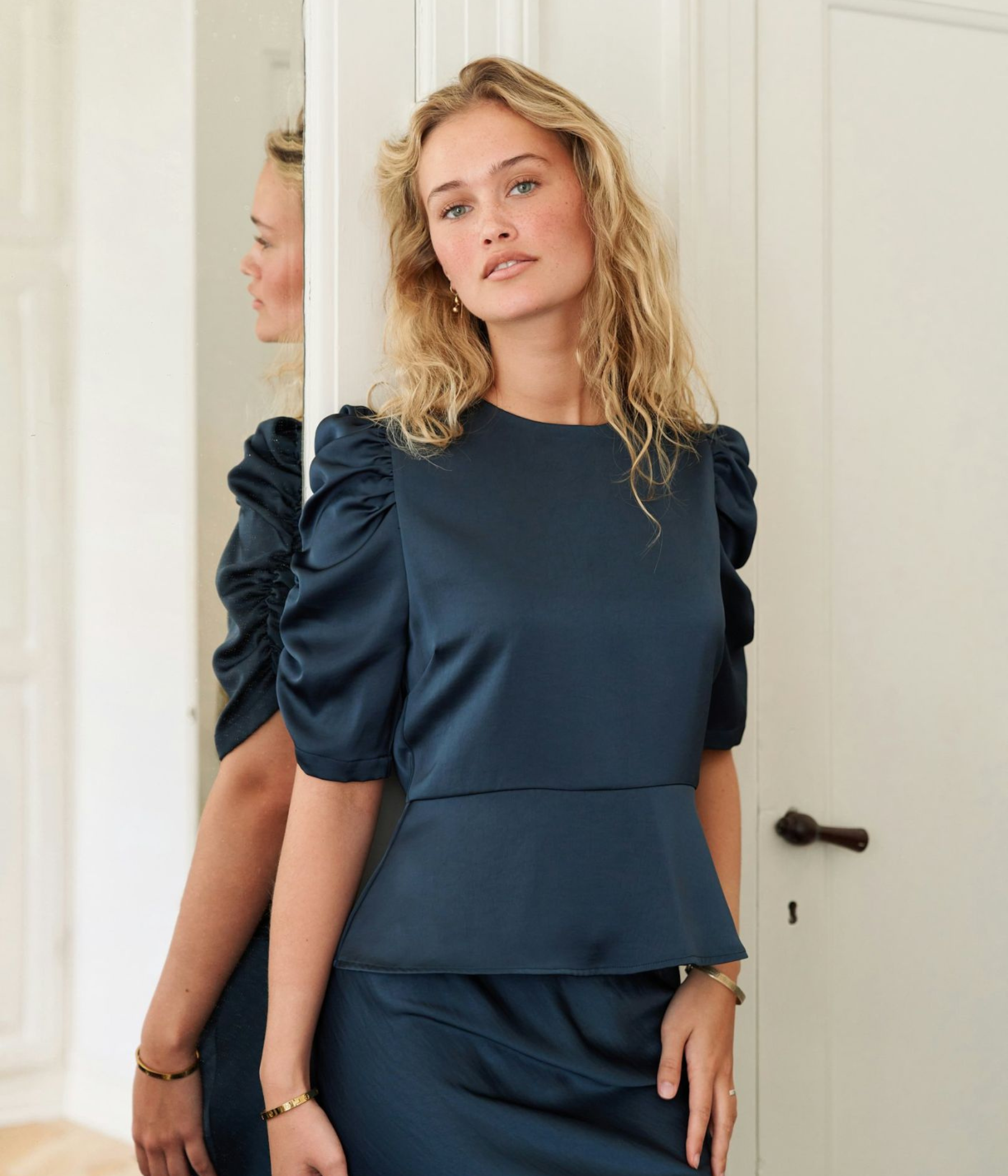 Benua Heavy Sateen Blouse (Midnight Blue)