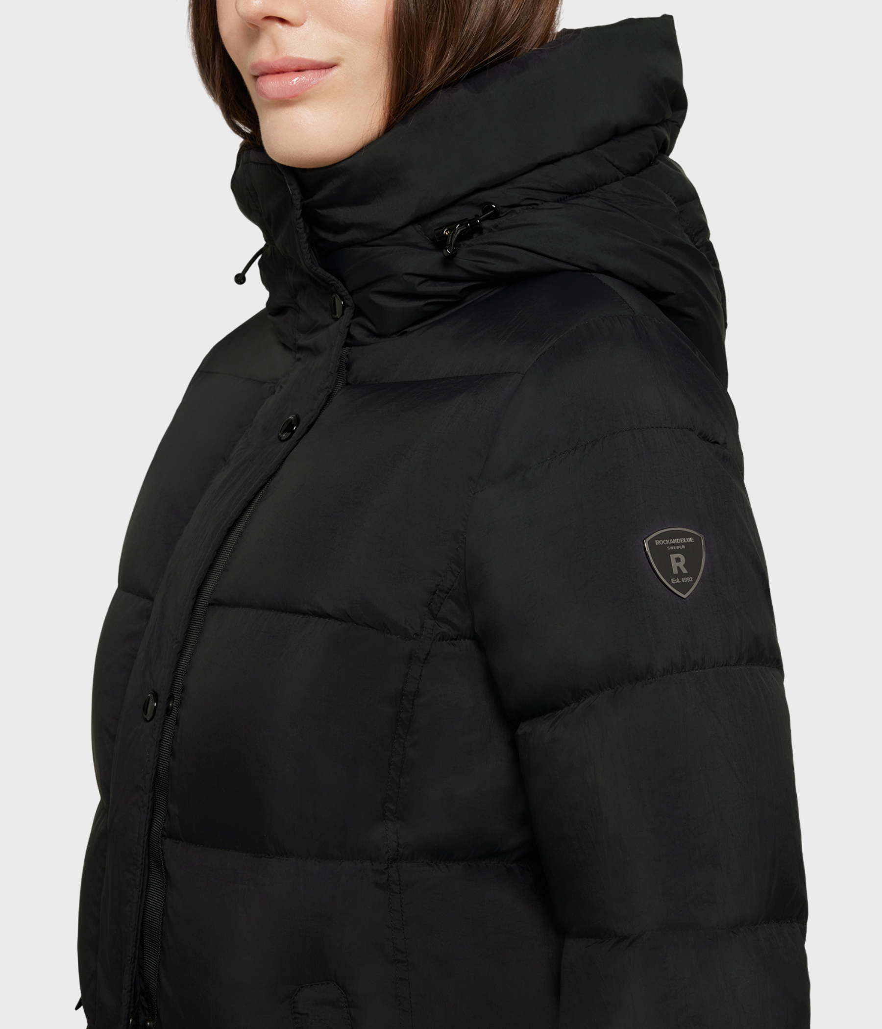 Falcon. (89900 / Black)