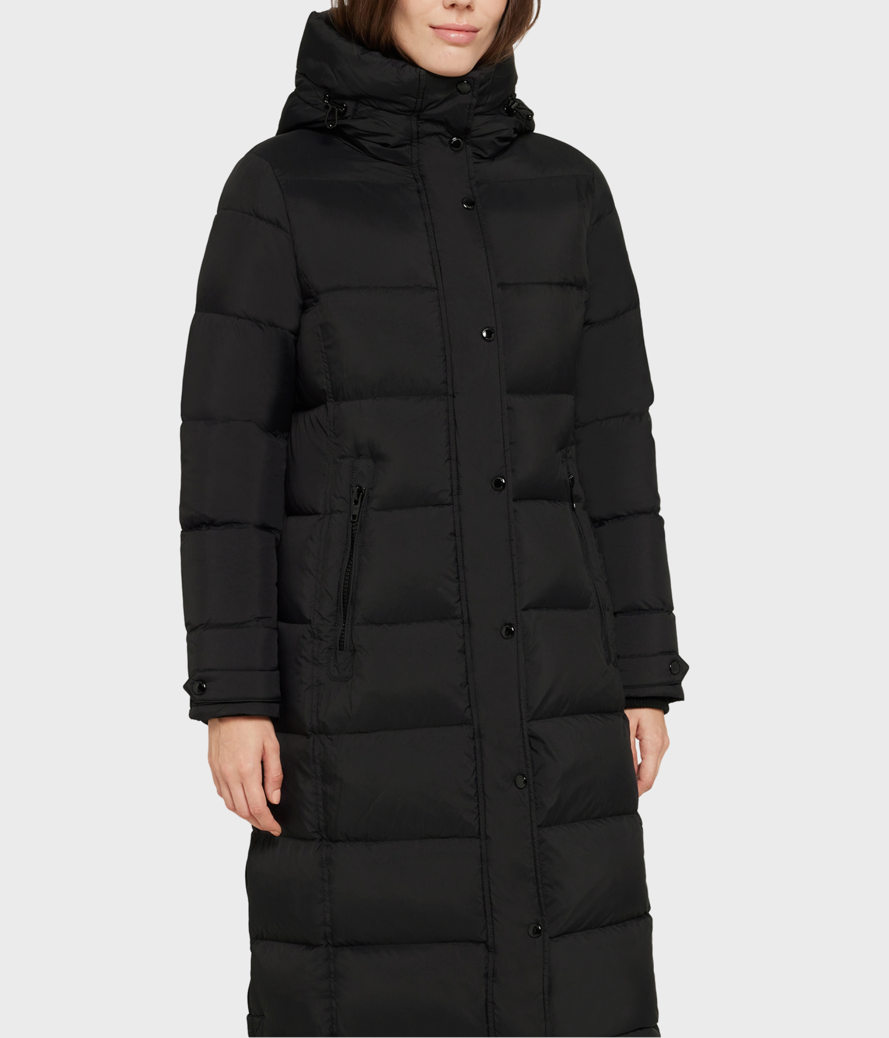 Falcon. (89900 / Black)