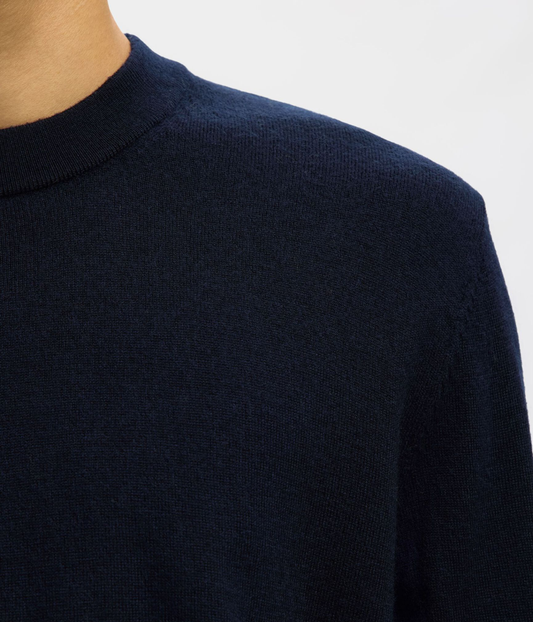 SLHTRAY MERINO BRUSHED RELAXED CREW NOOS. (navy blazer)