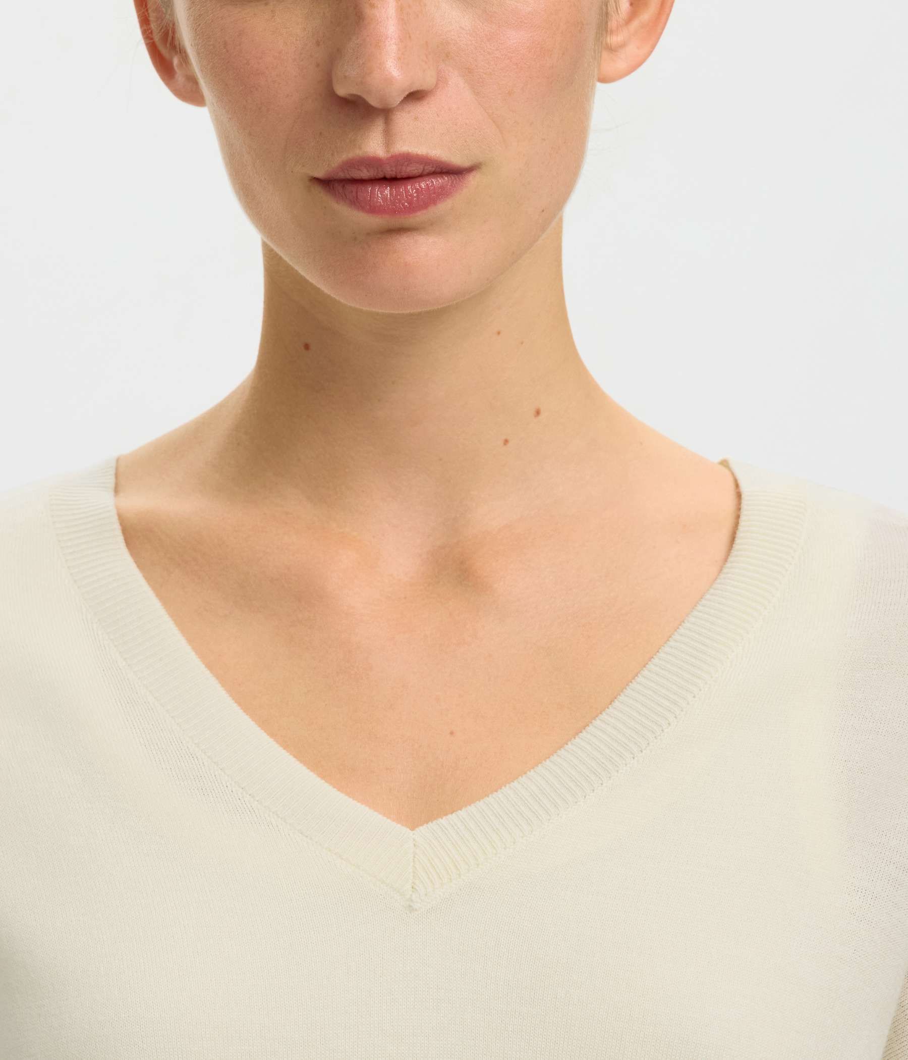 SLFTHEA SS KNIT MERINO V-NECK NOOS (EGRET)