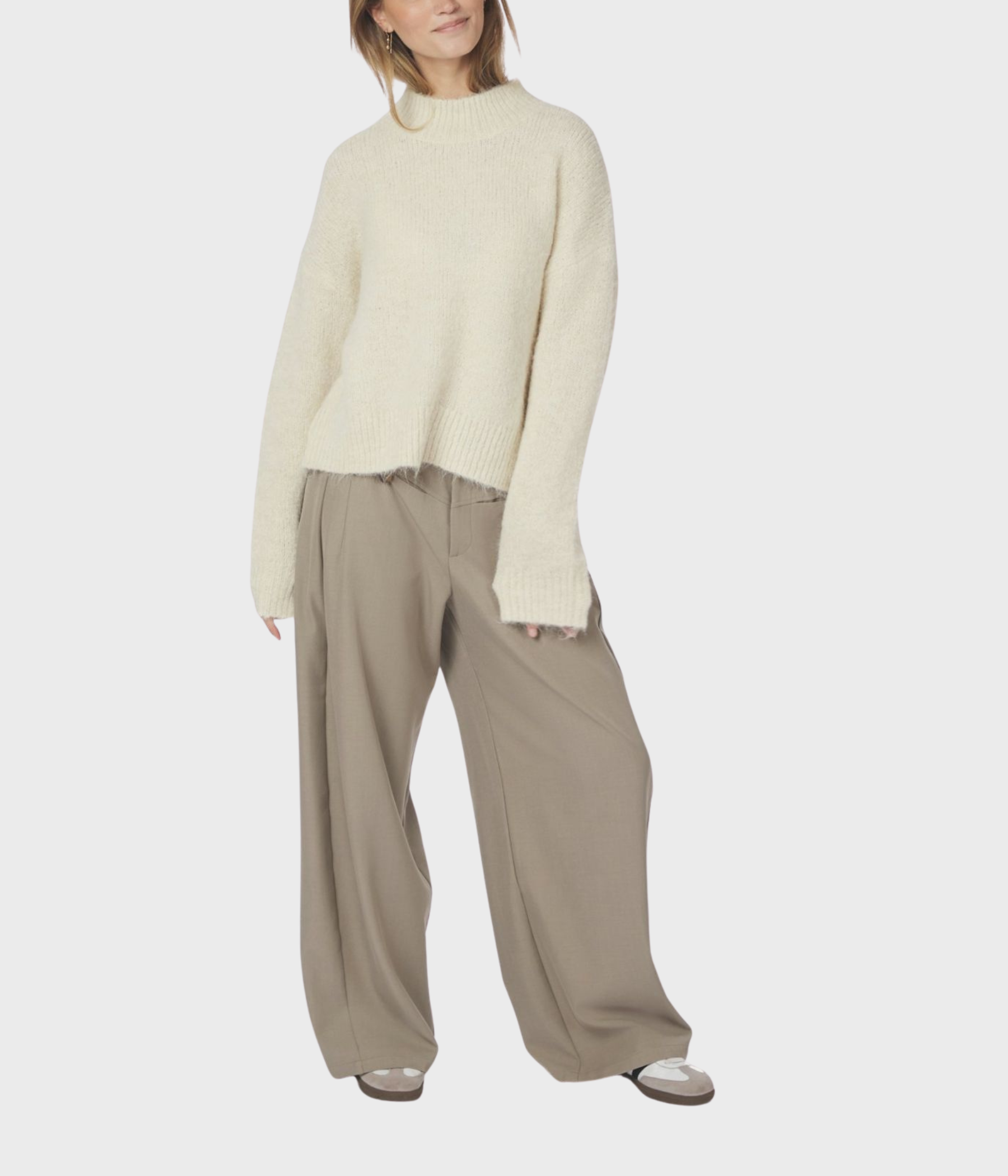 Paulina Fluffy Knit Blouse (121 Off White)