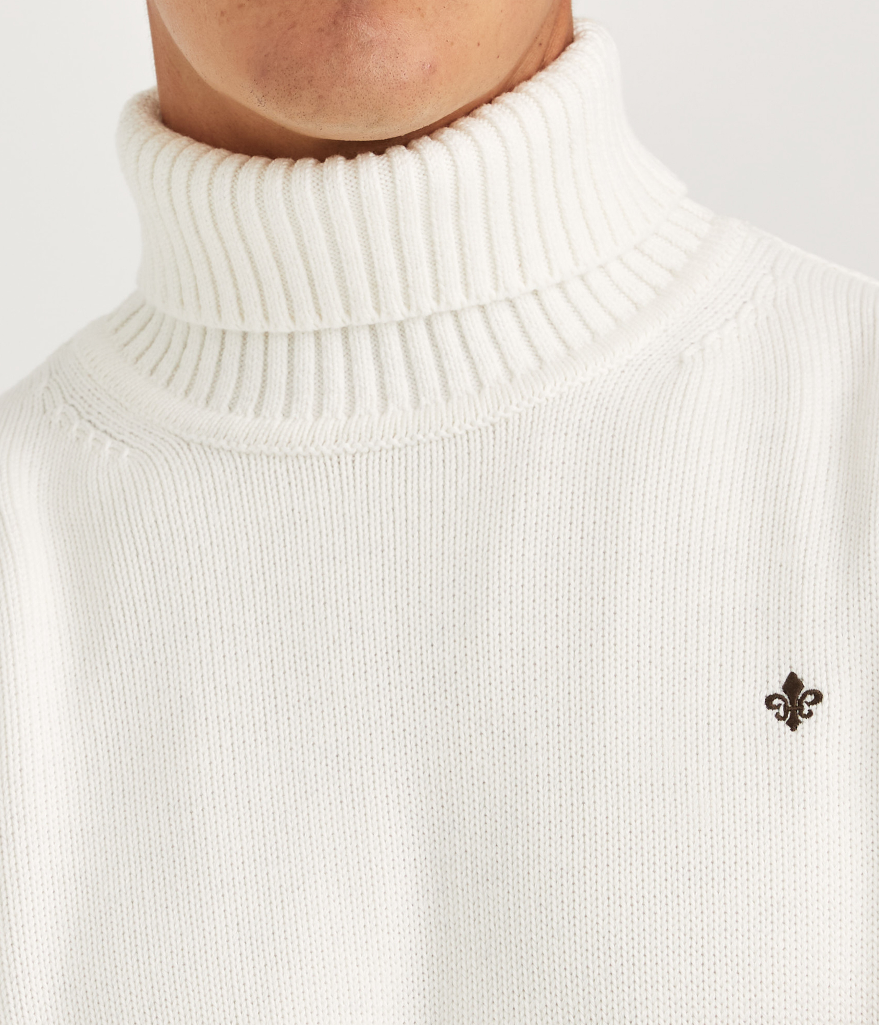 Howard Roller Neck. (02 Off white)