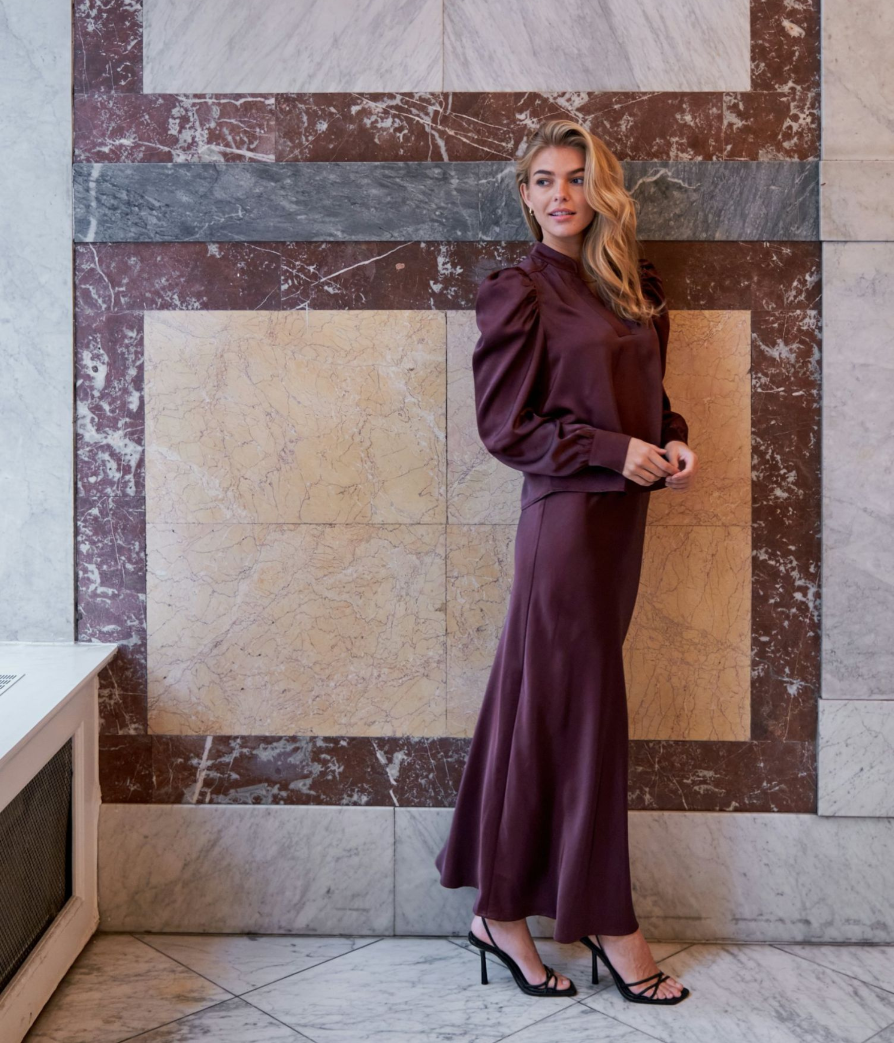 Rosslyn Heavy Sateen Blouse. (174 Burgundy)