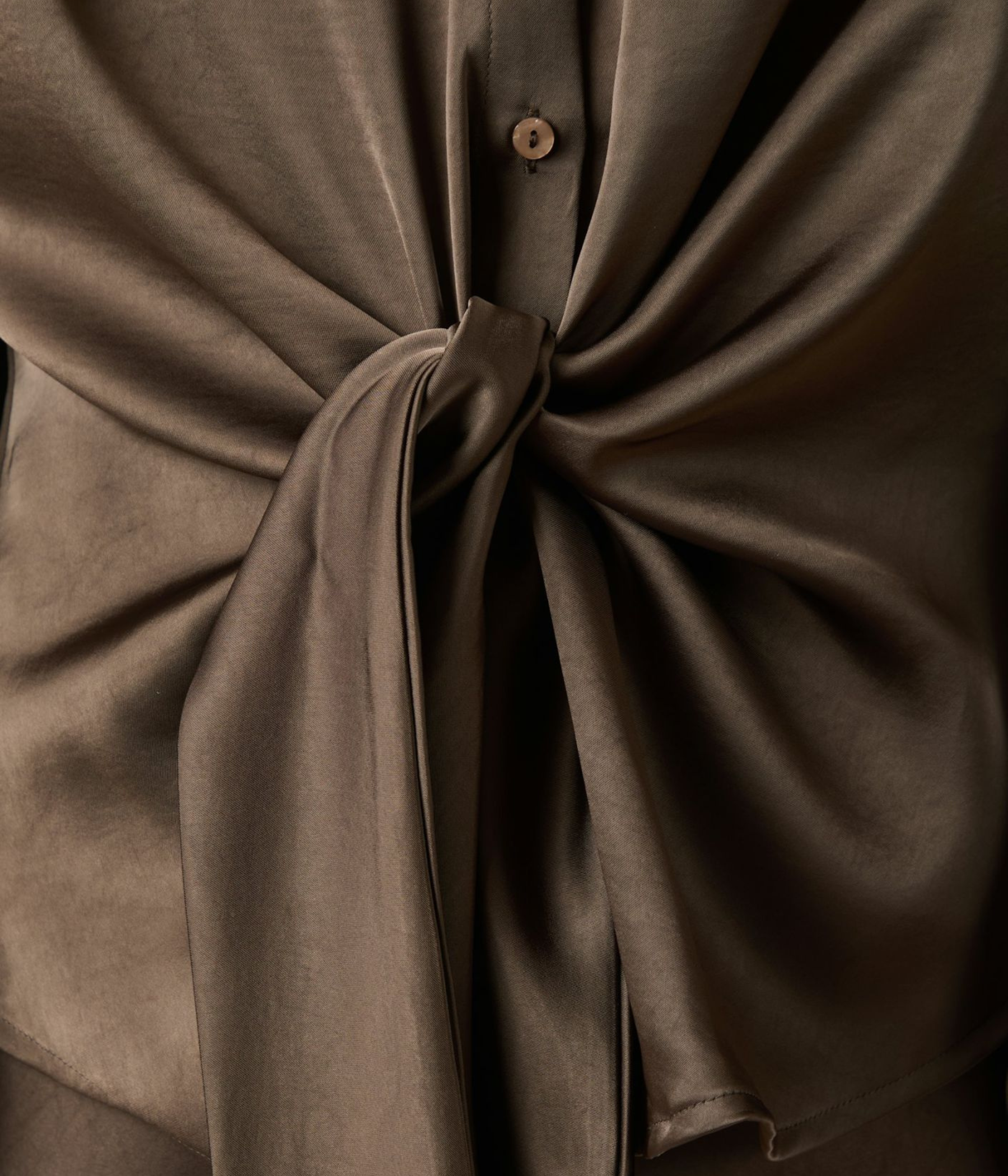 Naja Satin Shirt (676 DARK BROWN)