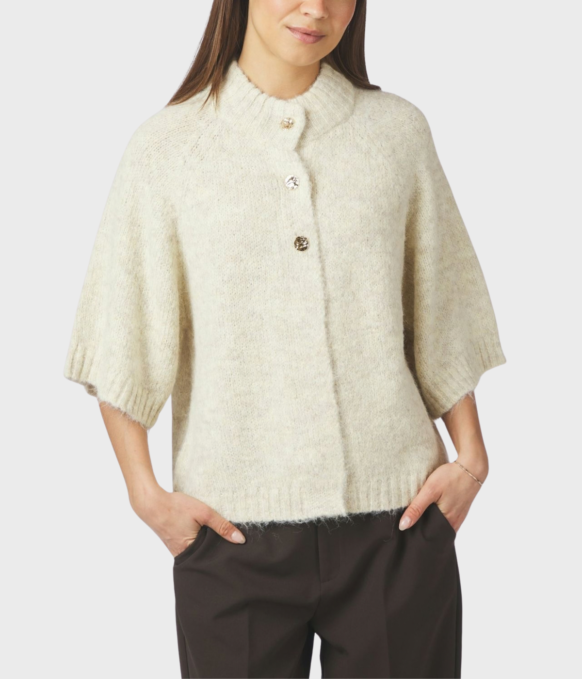 Benuta Fluffy Knit Cardigan. (Ivory)