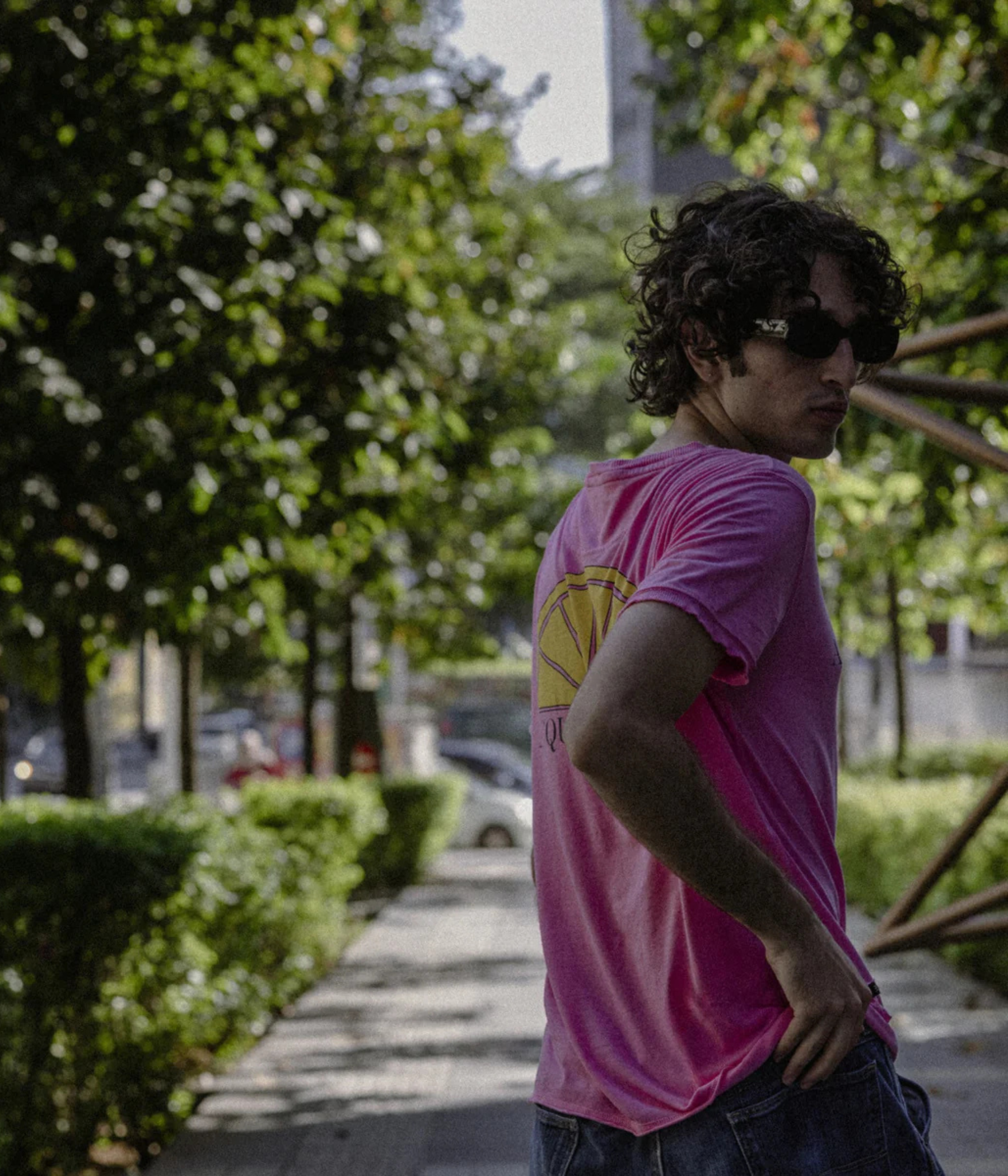 T-Shirt Classic. (440 Hot Pink) - D.O. Design Only