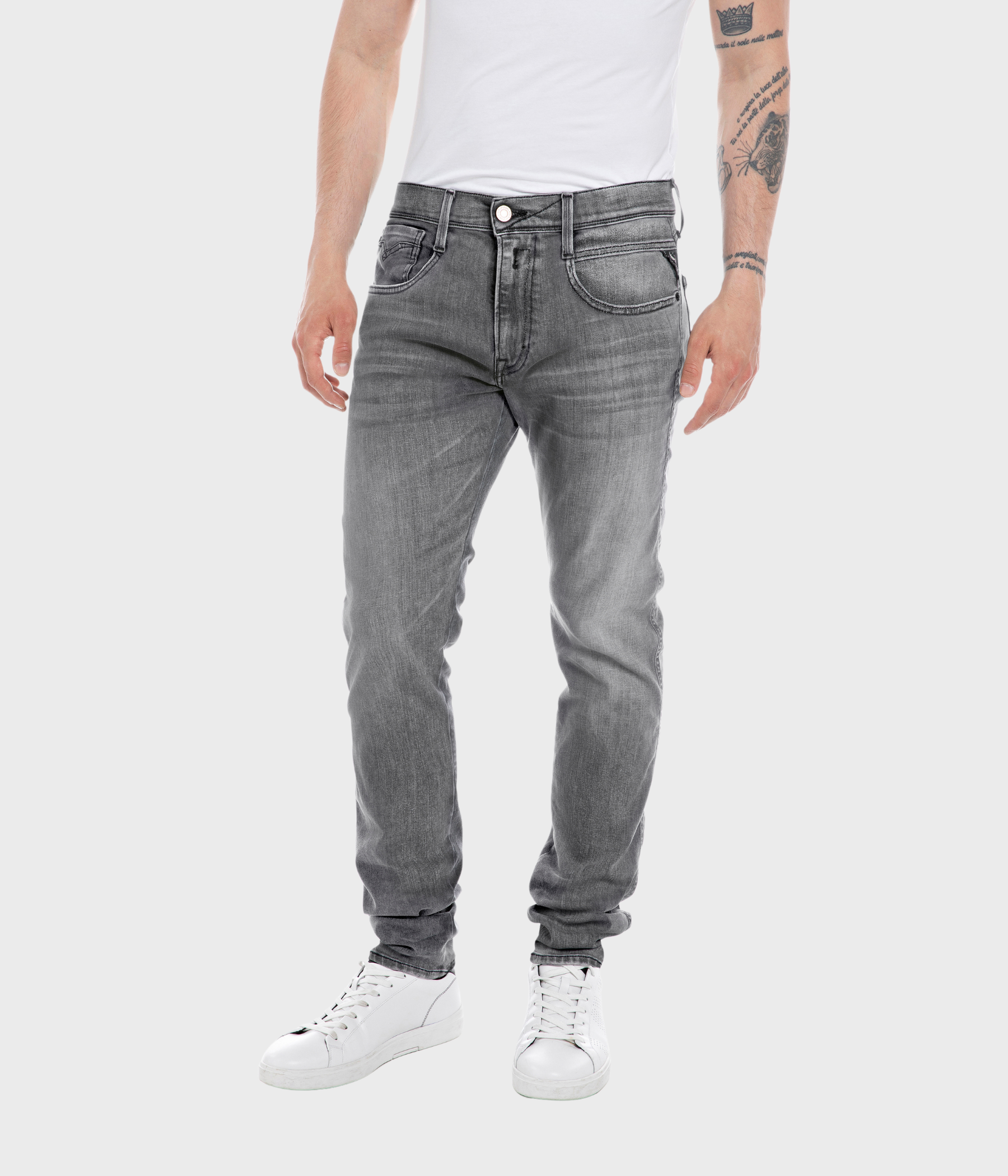 Grå raka jeans