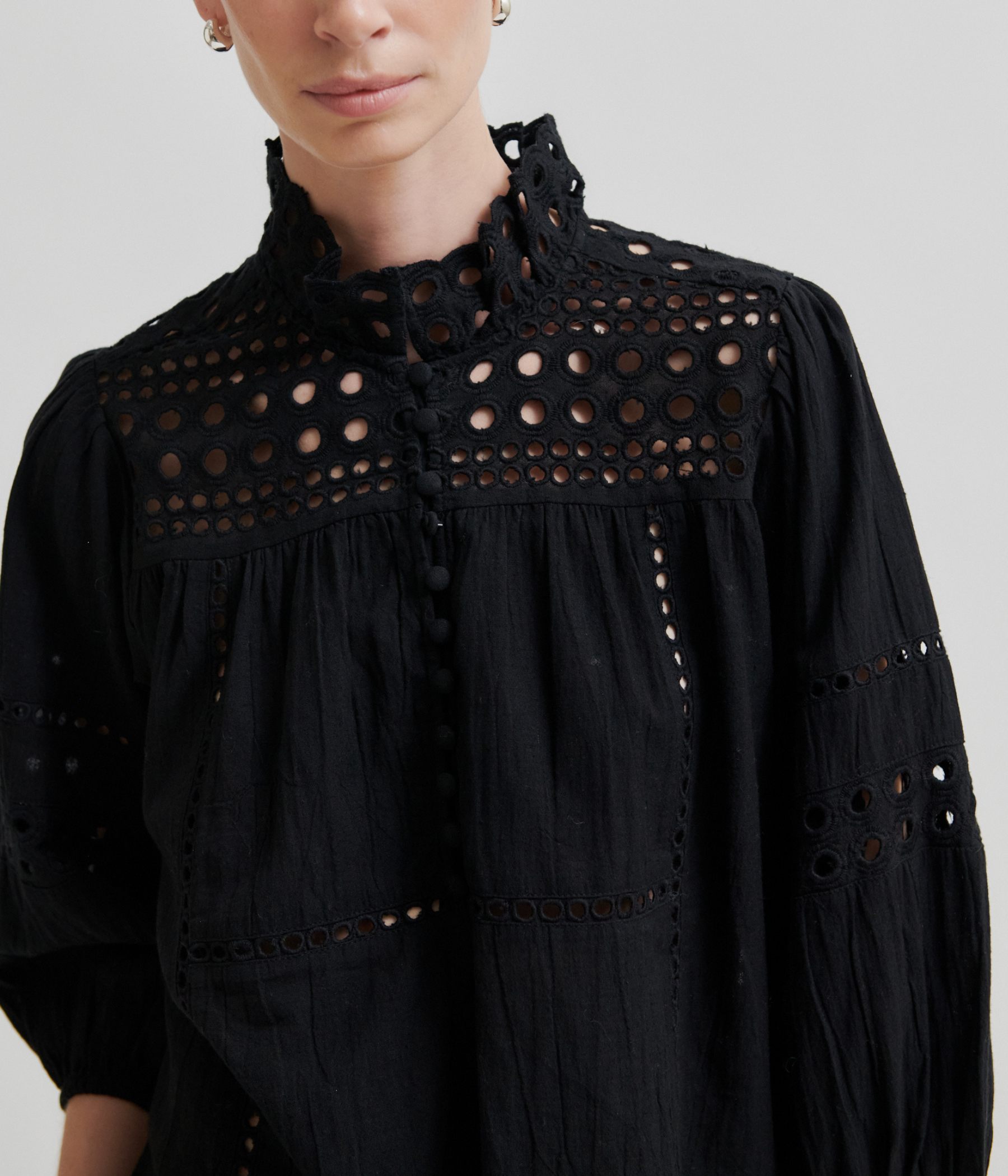 Brunie Blouse (8001 Black)