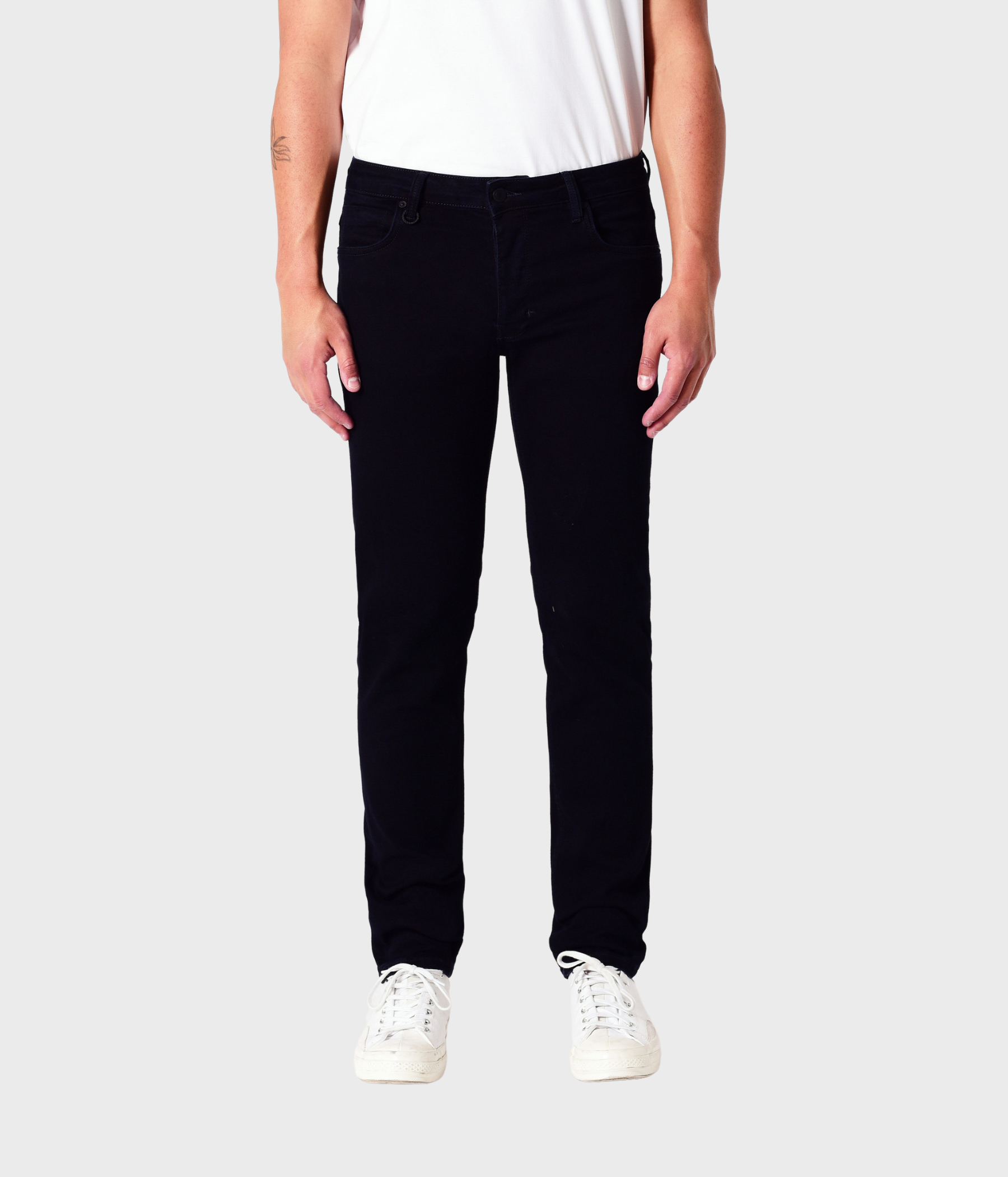 Svarta raka jeans för honom