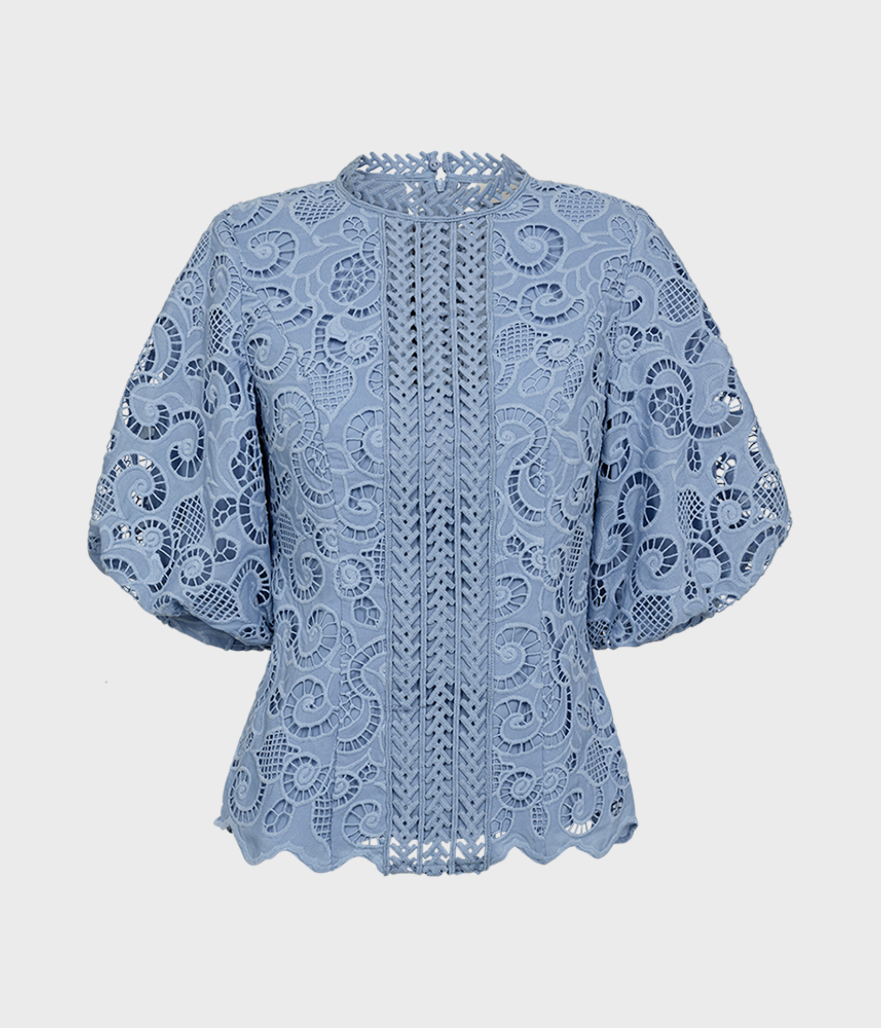 Blå blus med spetsdetaljer