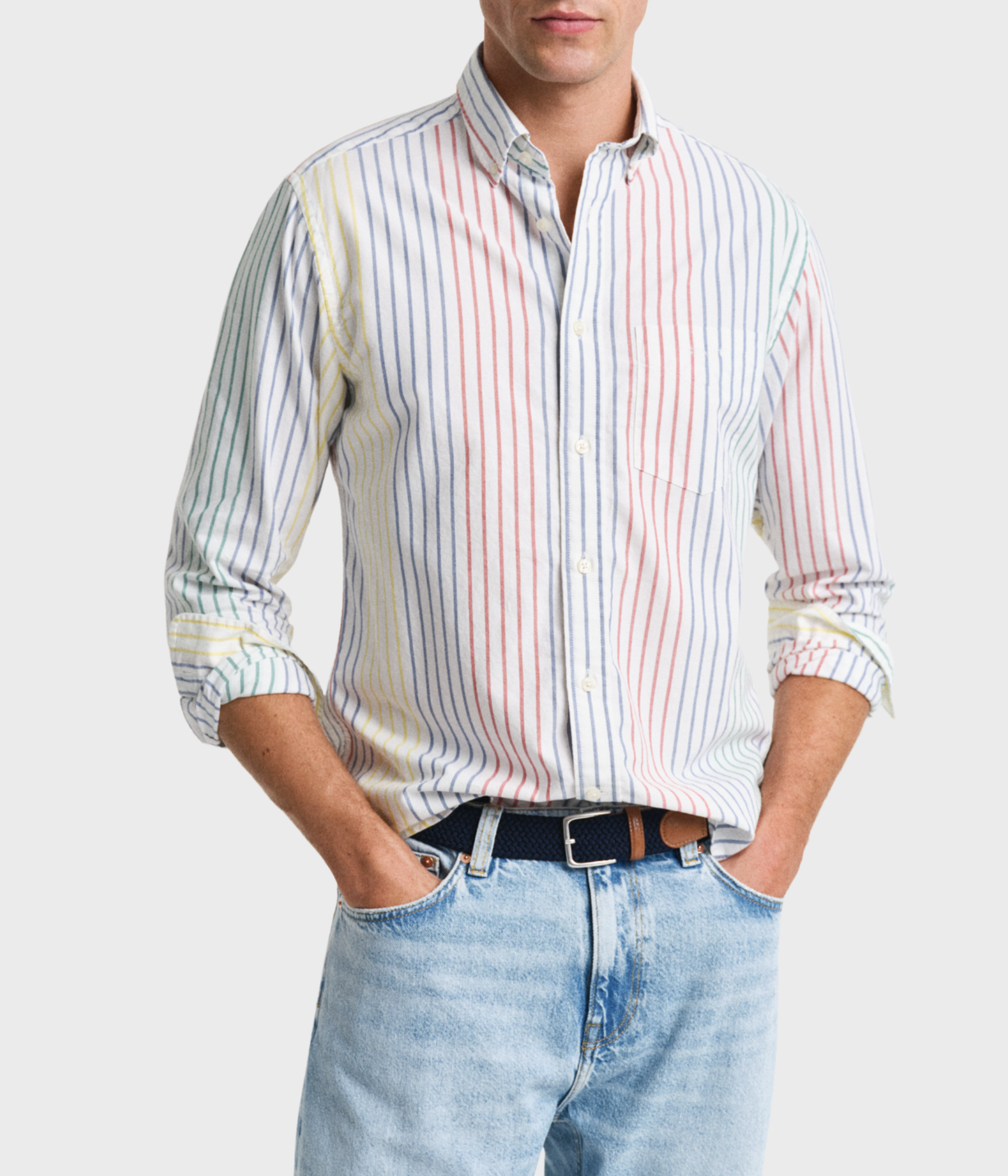 Den här randiga skjortan från GANT är den perfekta mixen av klassisk stil och modern avslappning.