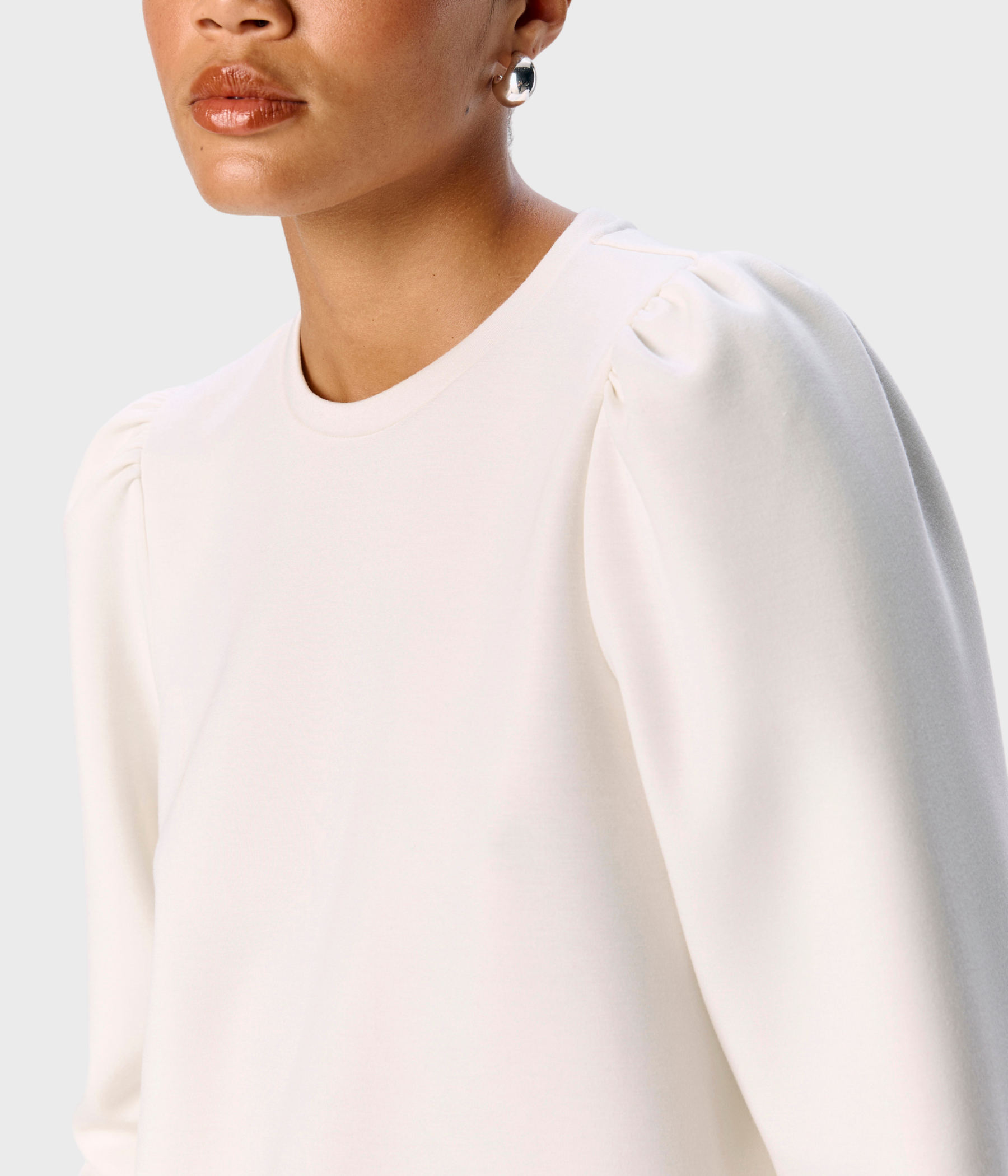 OBJANDREA RE L/S O-NECK TOP NOOS (White Sand)
