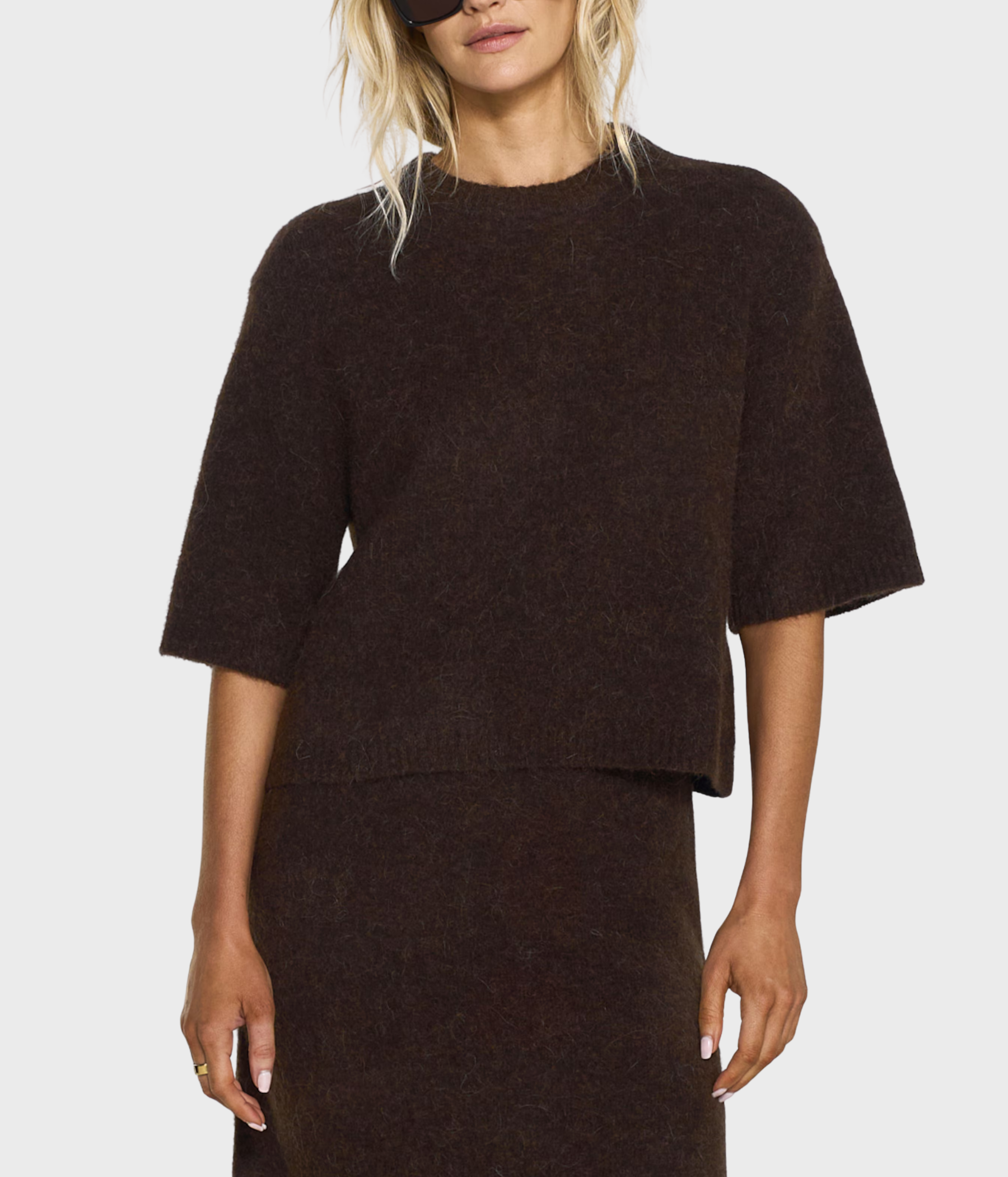 Madina Short Sleeve Knit (MOCHA BROWN)