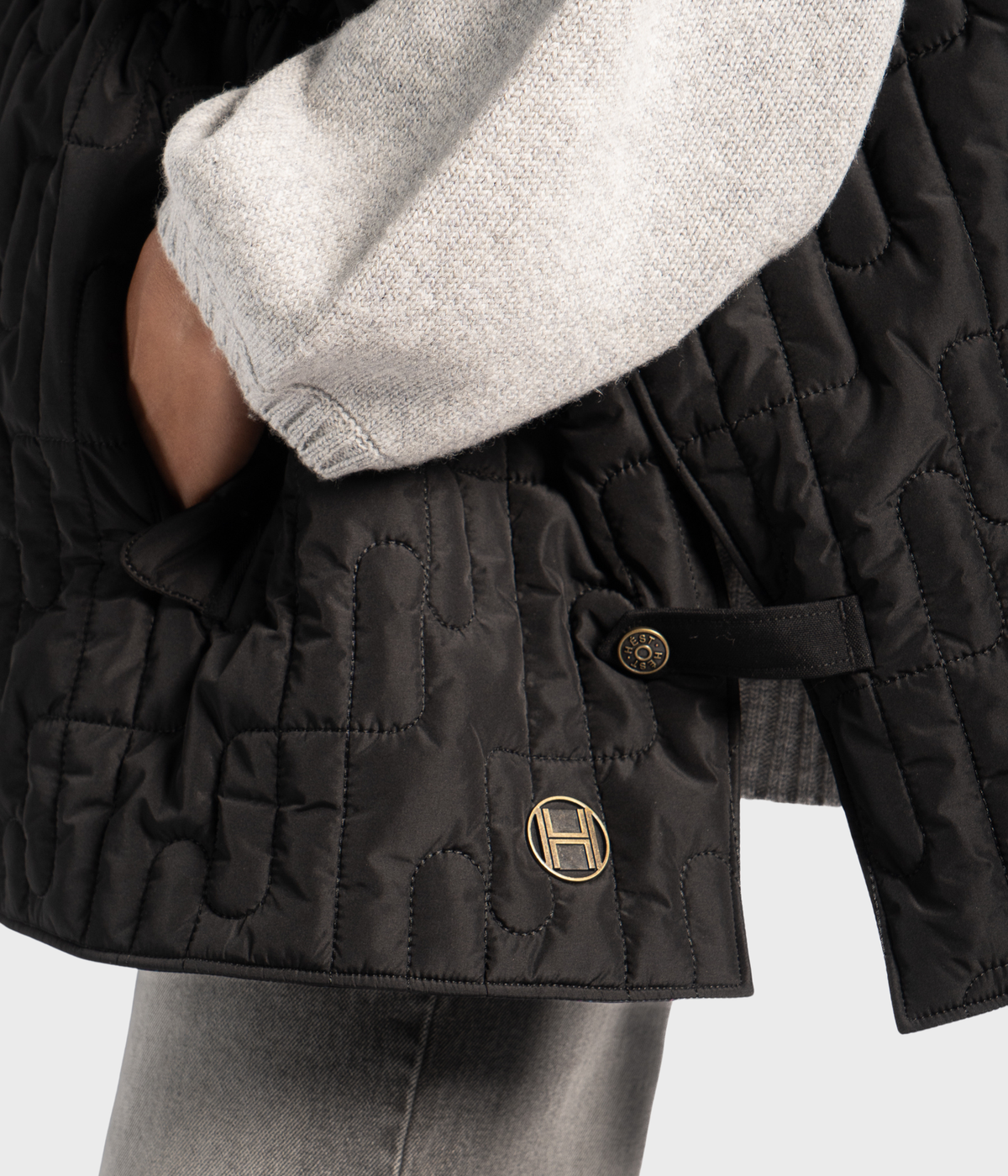 Ashley Cape (9000Jet Black)