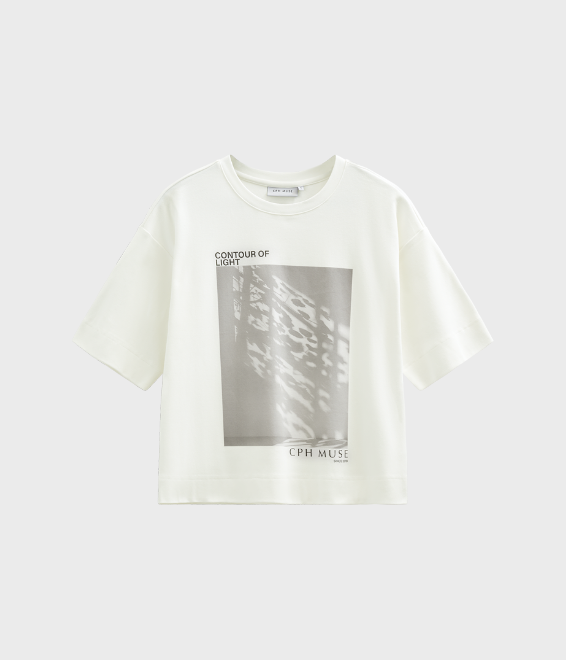 CMMUSE-TEE (9242 Jet Stream w. Black)