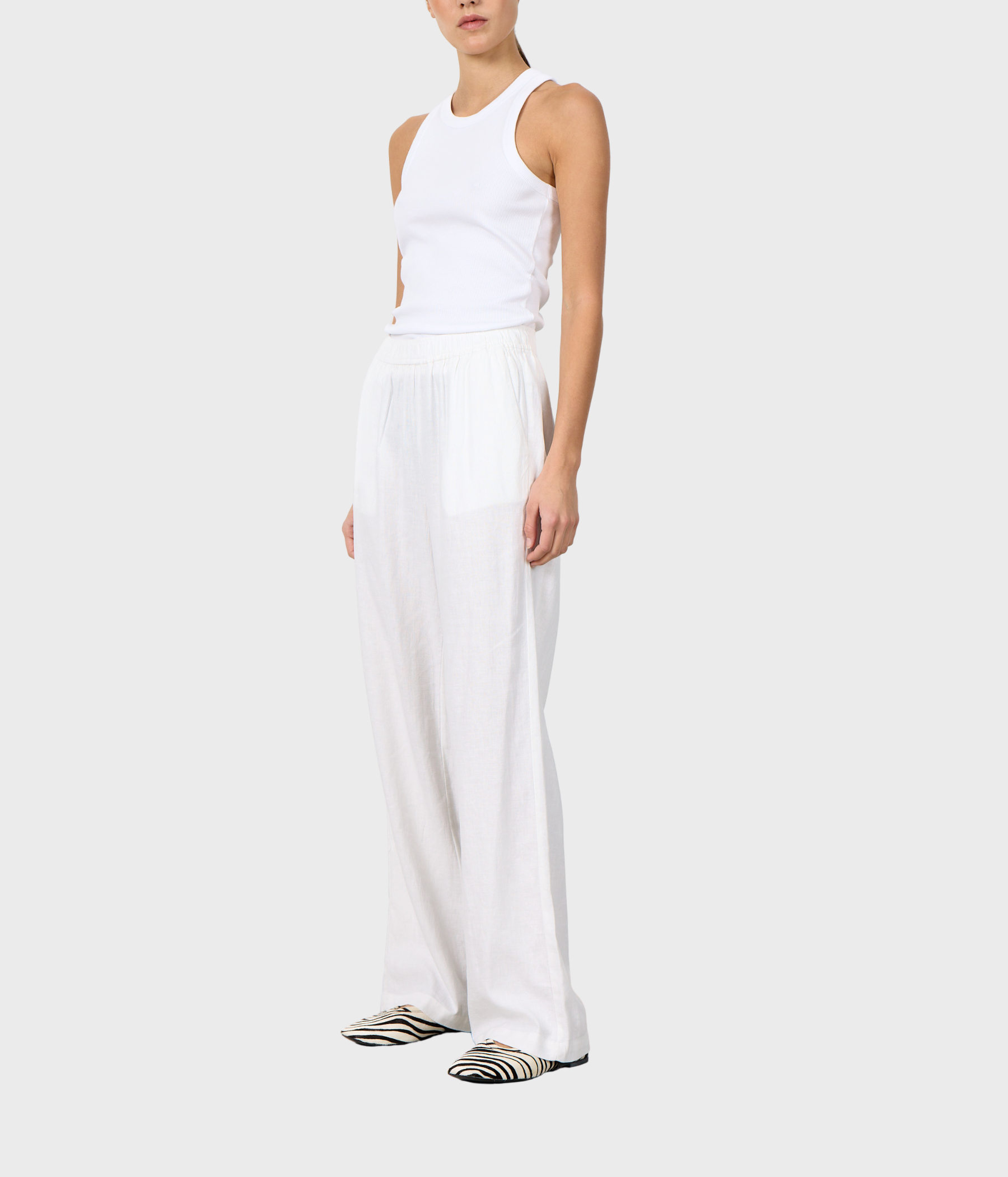 LR-NAJA 7 (1000 White) - D.O. Design Only