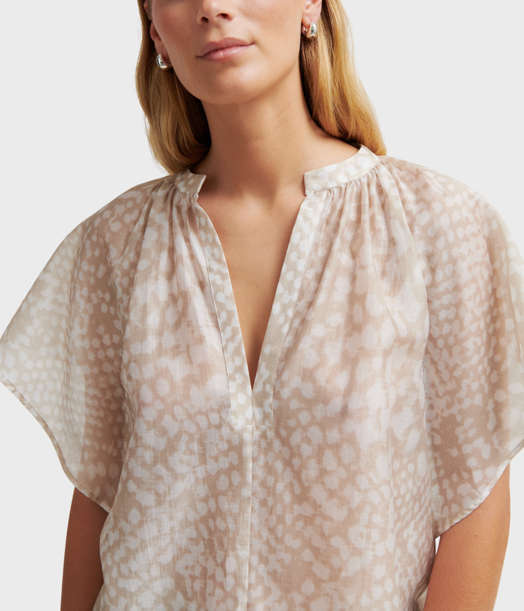 Shades Blouse (1047 Plaza Taupe)