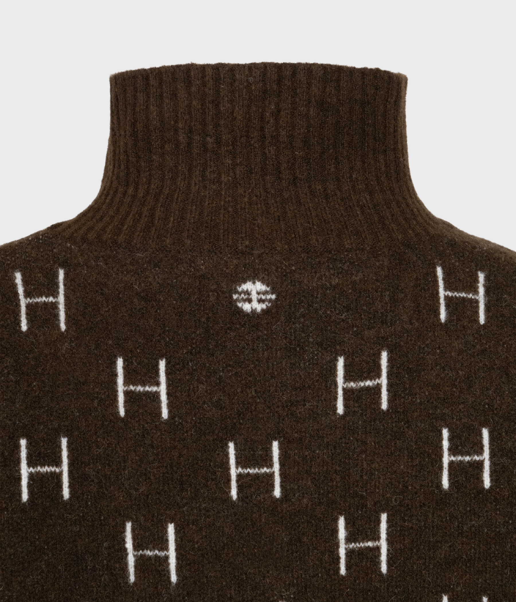FAM Short Sweater. (6002 Dark Earth)