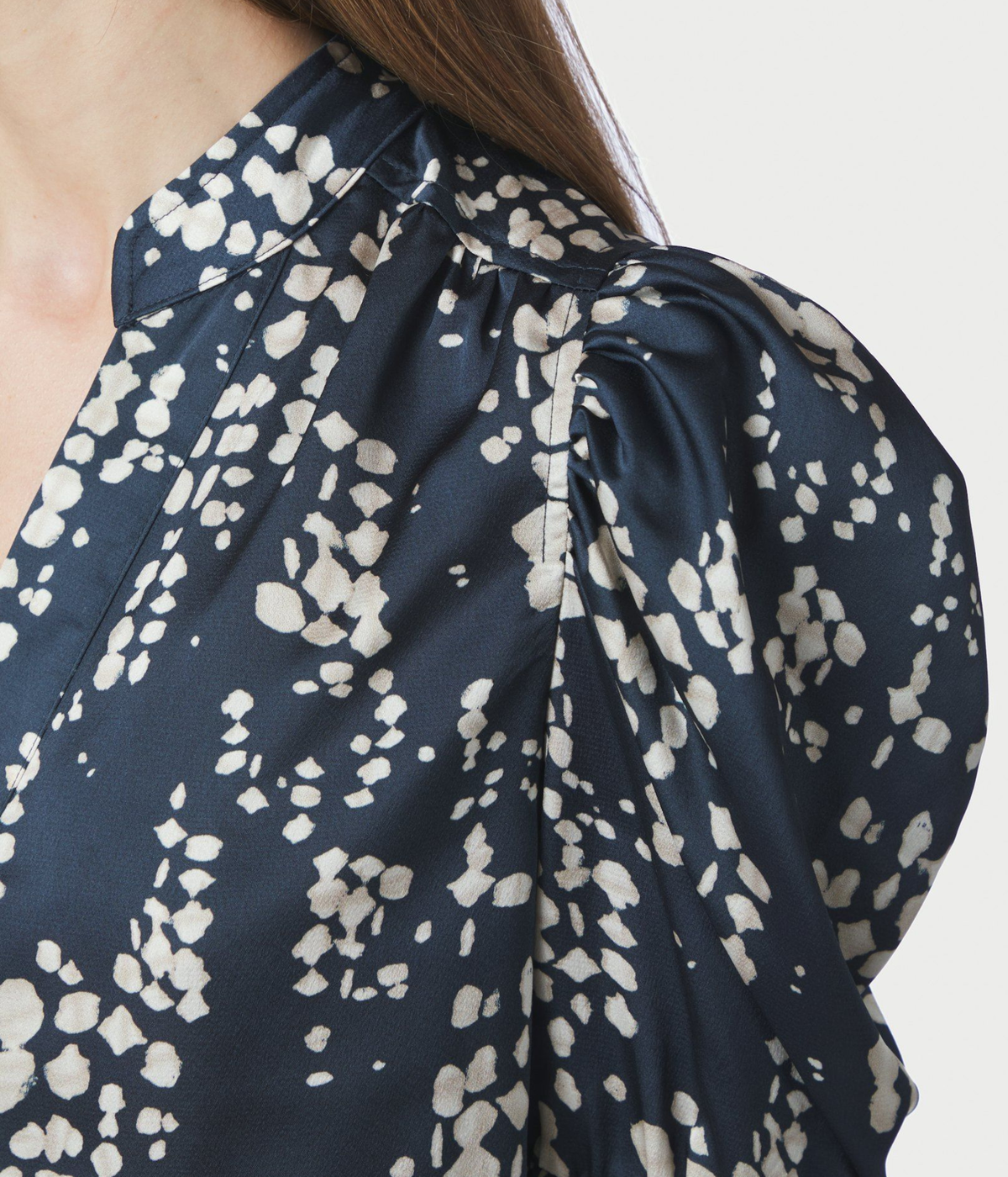 Roella Scatter Print Blouse (Navy)