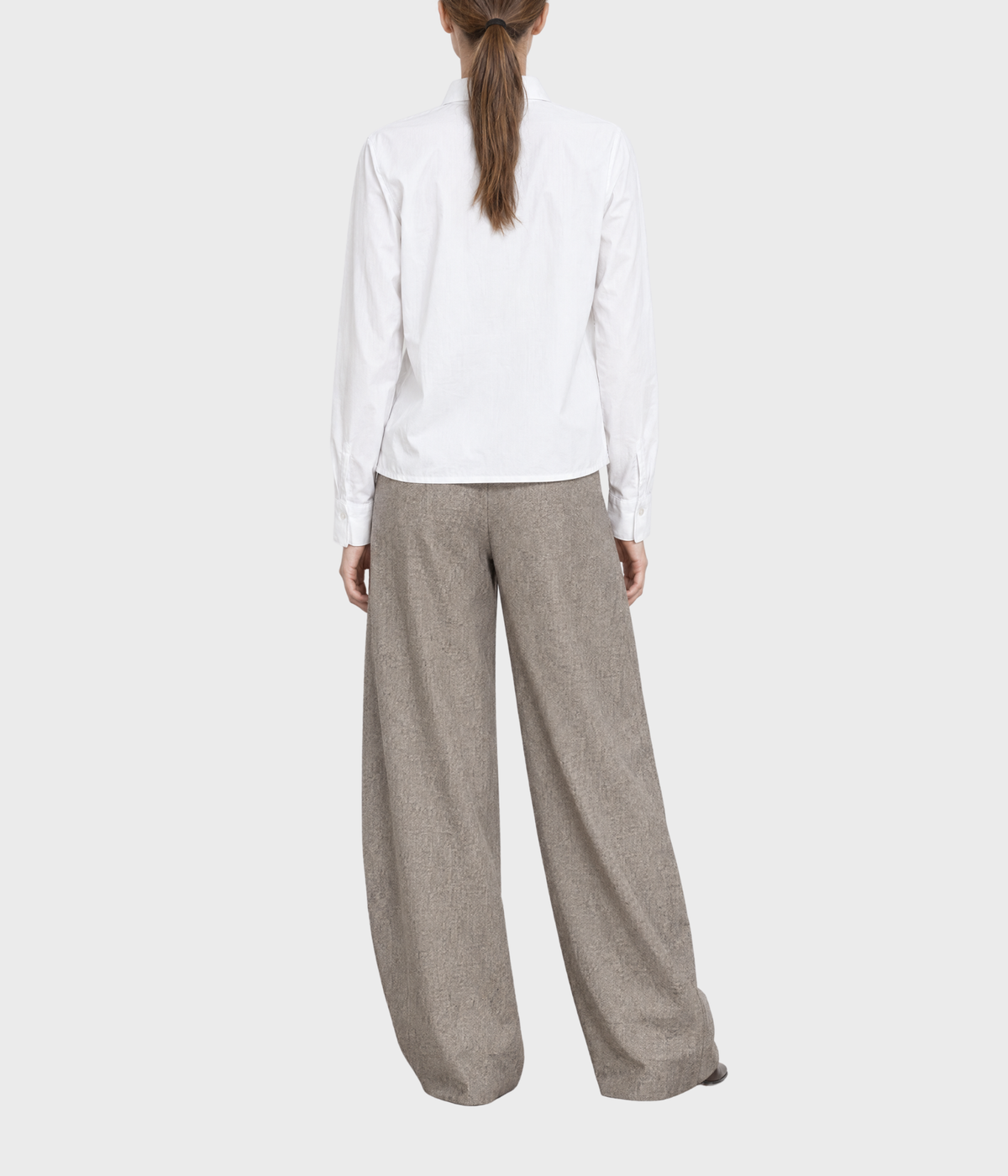 Lr-Isla Solid 136 (1000 White)