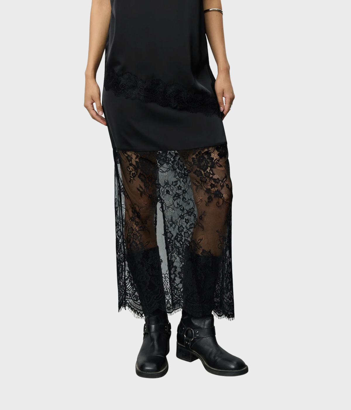 Selenesw Satin Lace Maxi Skirt (1000 black)