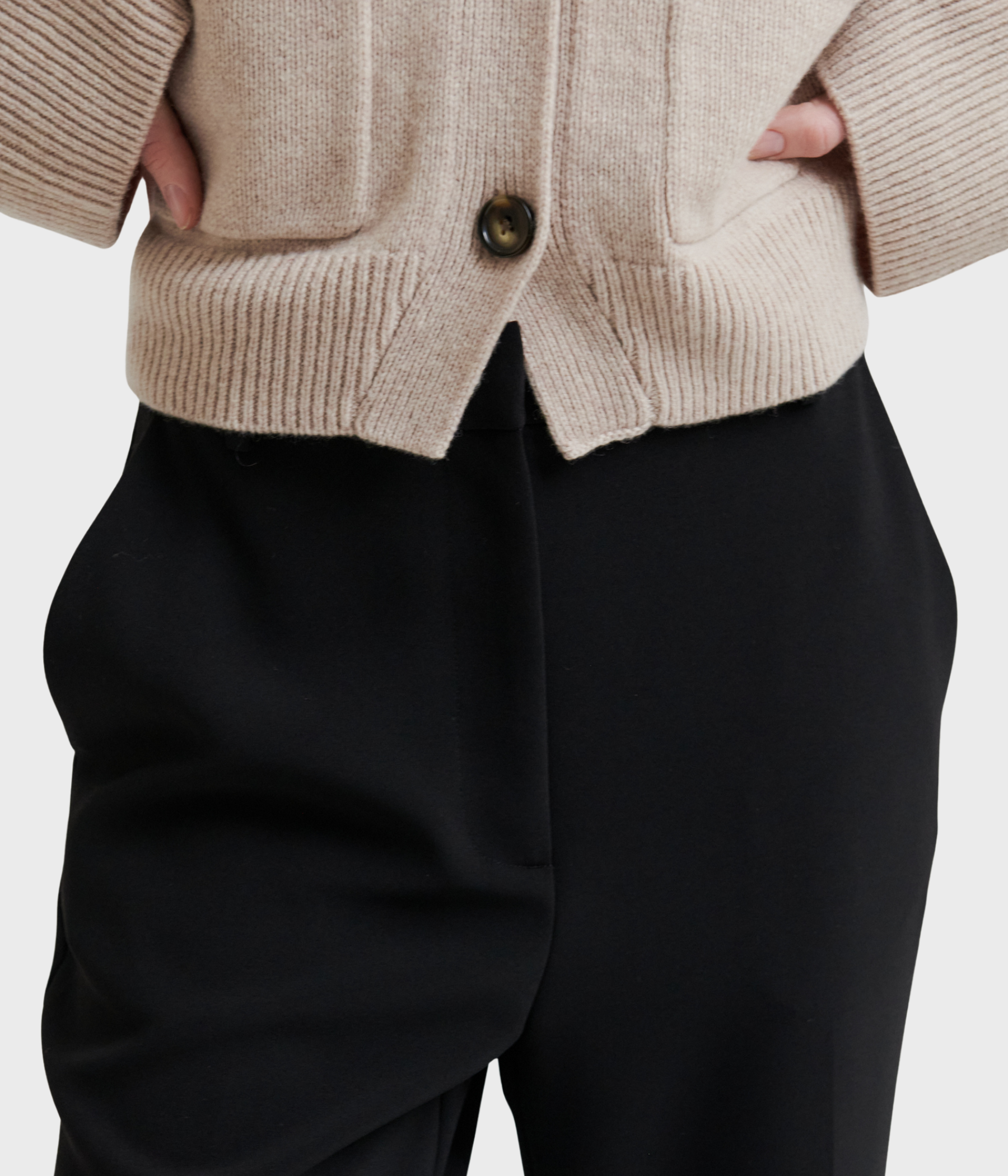Fique Flared Trousers (8001 Black)