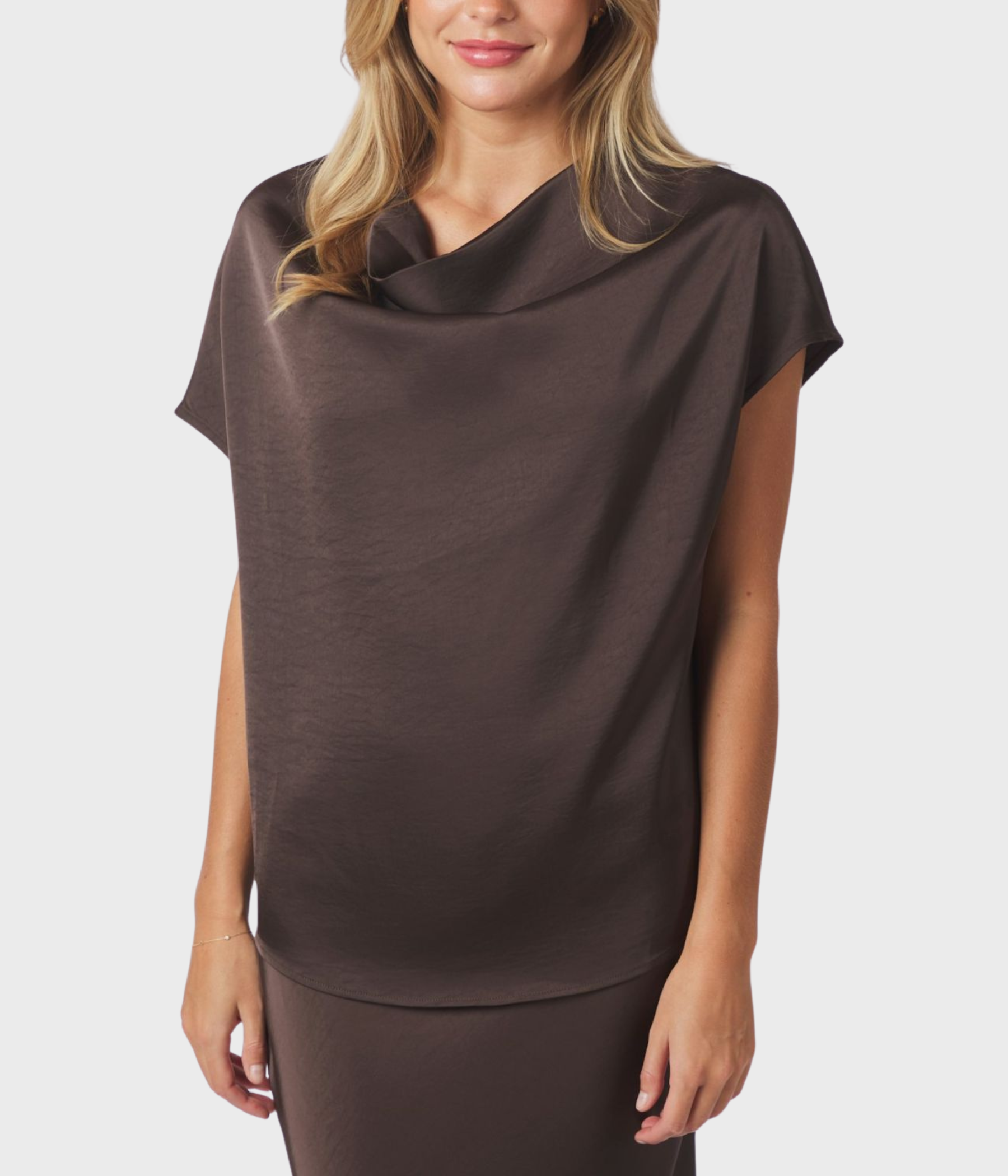Annabeth Heavy Sateen Tee. (DARK BROWN)