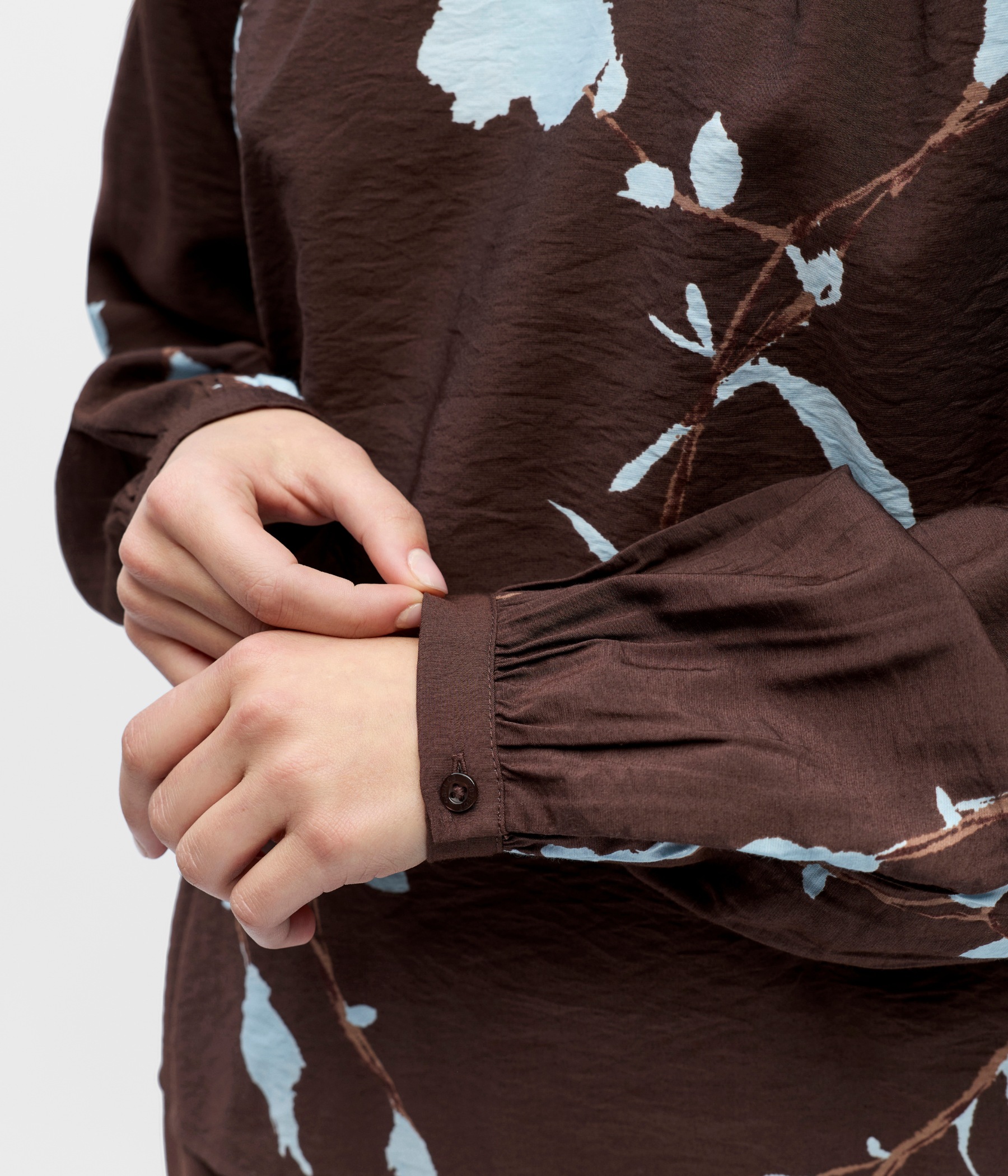 OBJBRIE L/S RE O-NECK TOP 143 (Seal Brown AOP:Winter sky flowers)