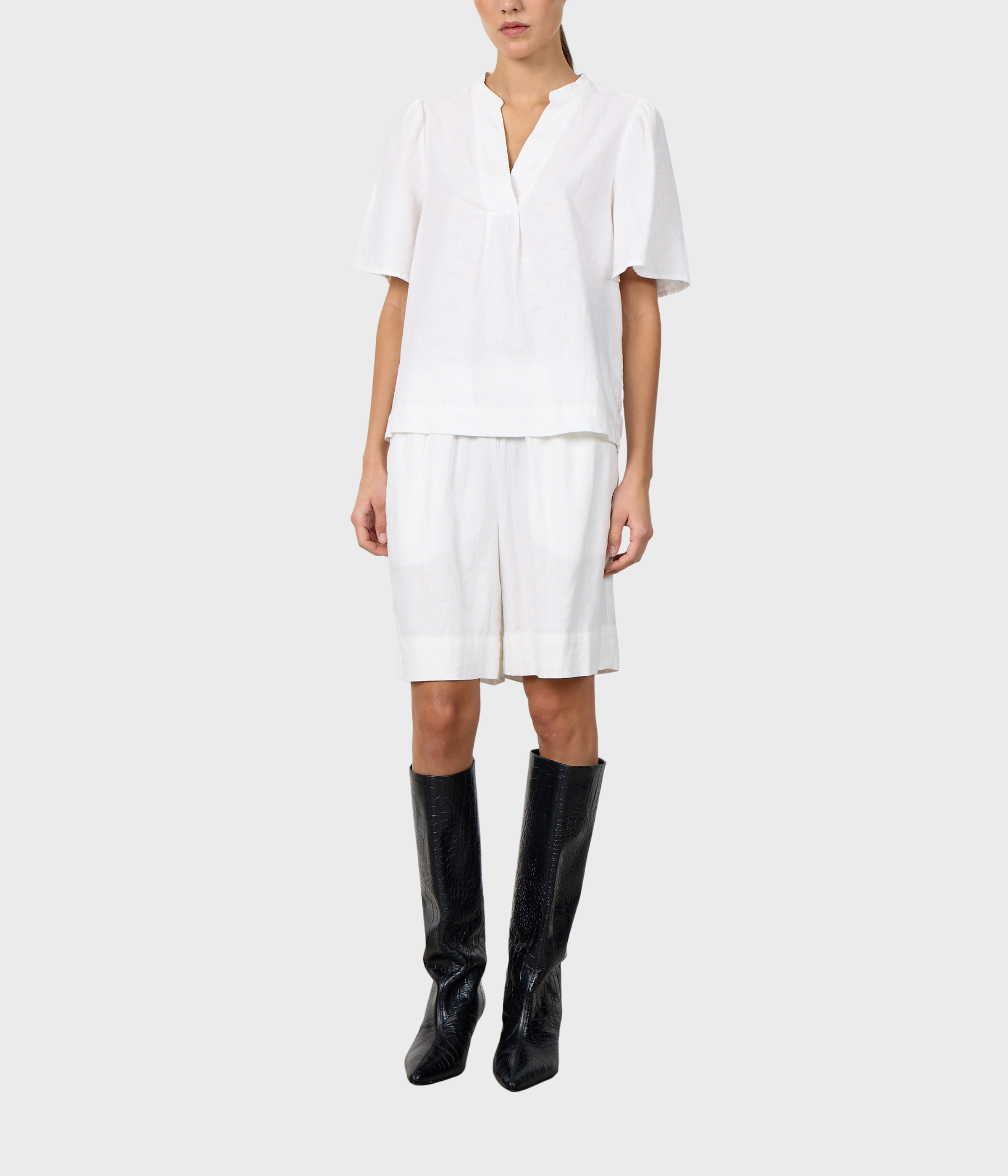 LR-NAJA 32 (1000 White) - D.O. Design Only
