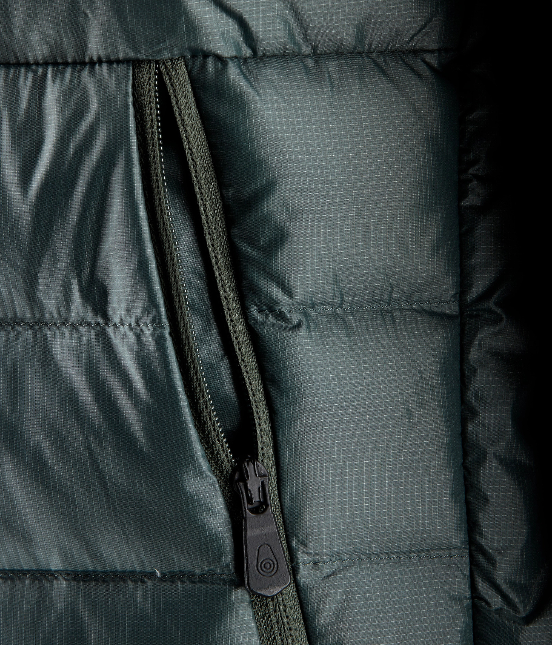 SPRAY DOWN HOOD. (728 AURORA GREEN)