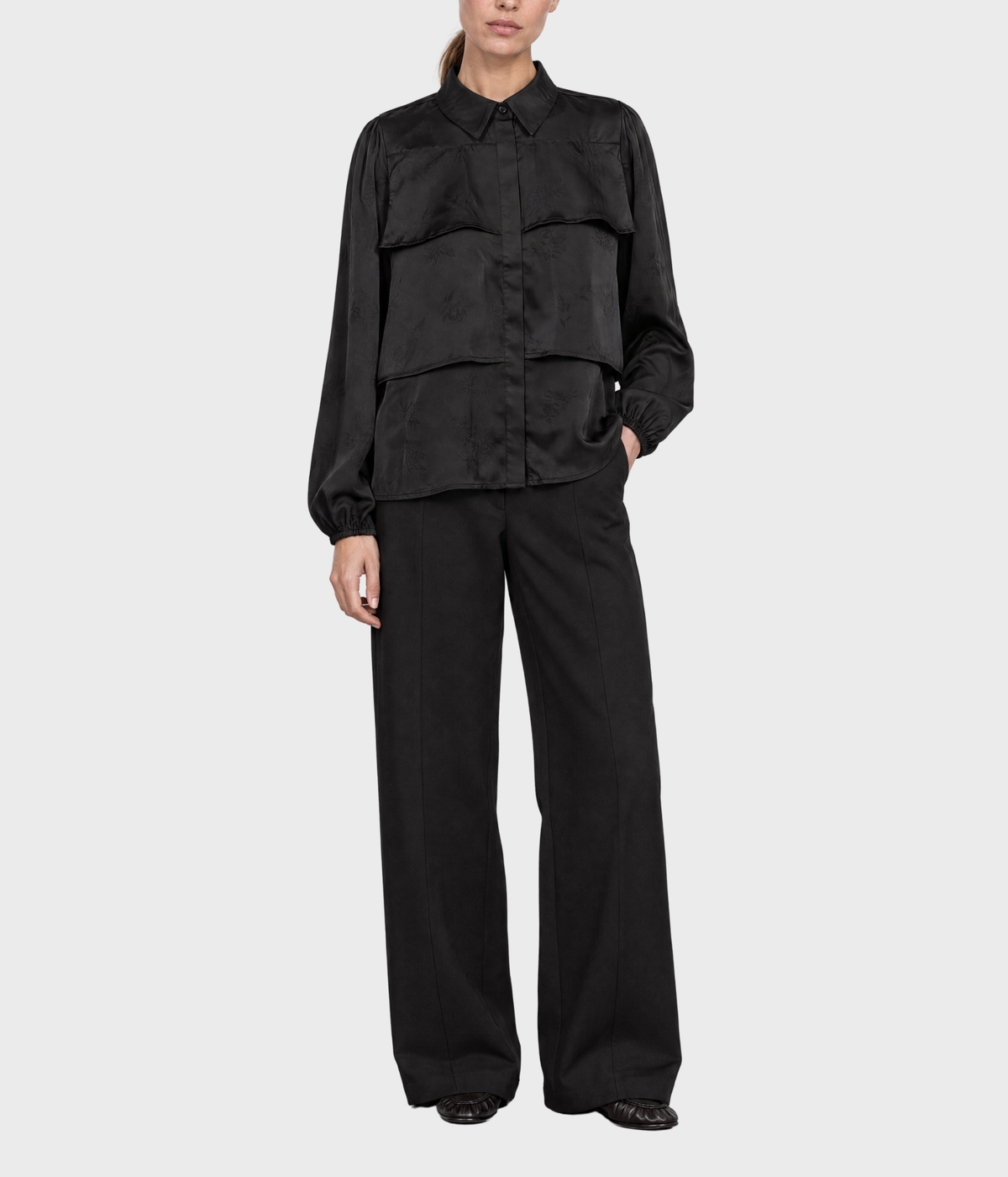 Lr-Ugne 1 (9999 Black)