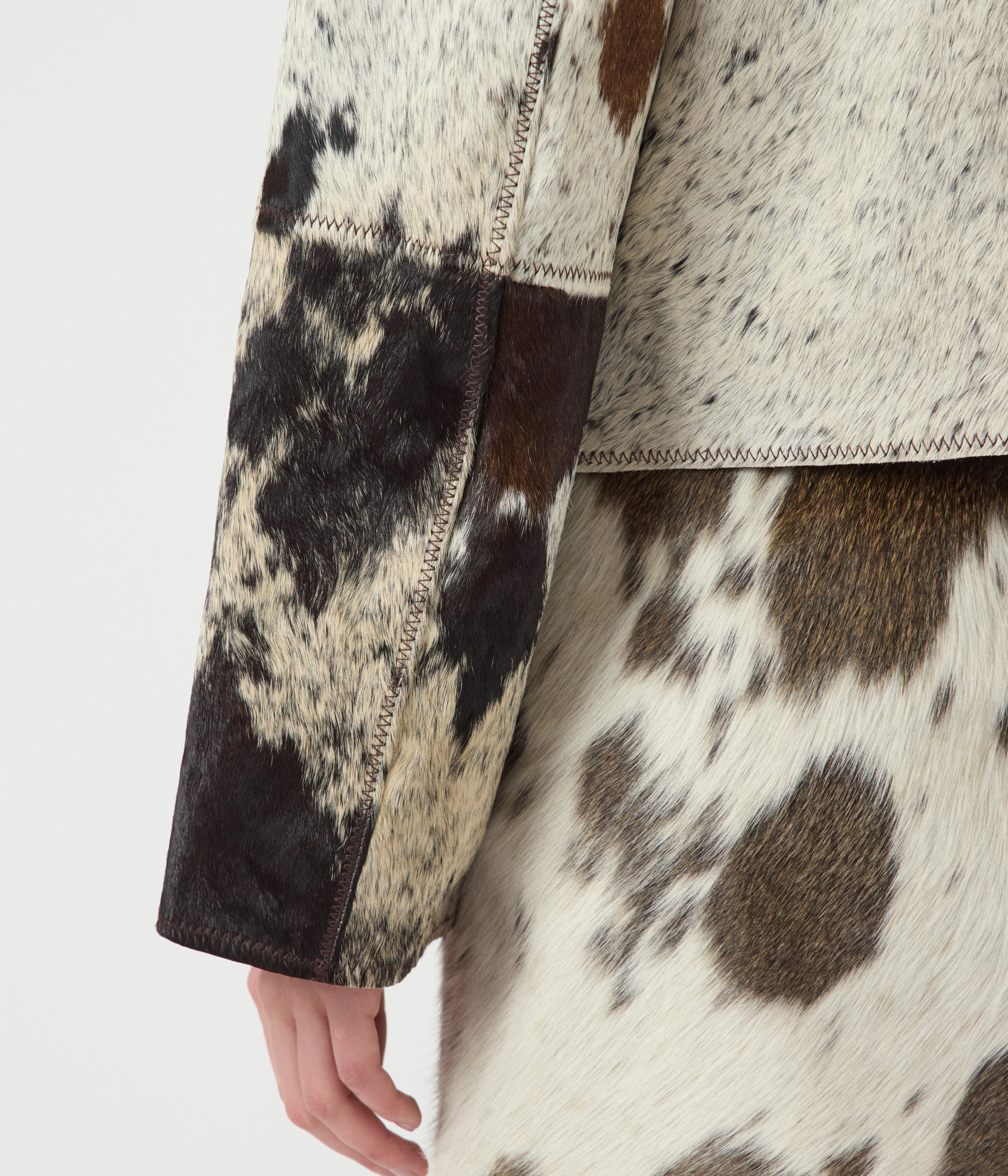 YASCAROLINE LS COW LEATHER JACKET - D2D. (Chocolate Brown AOP:Cow Print)