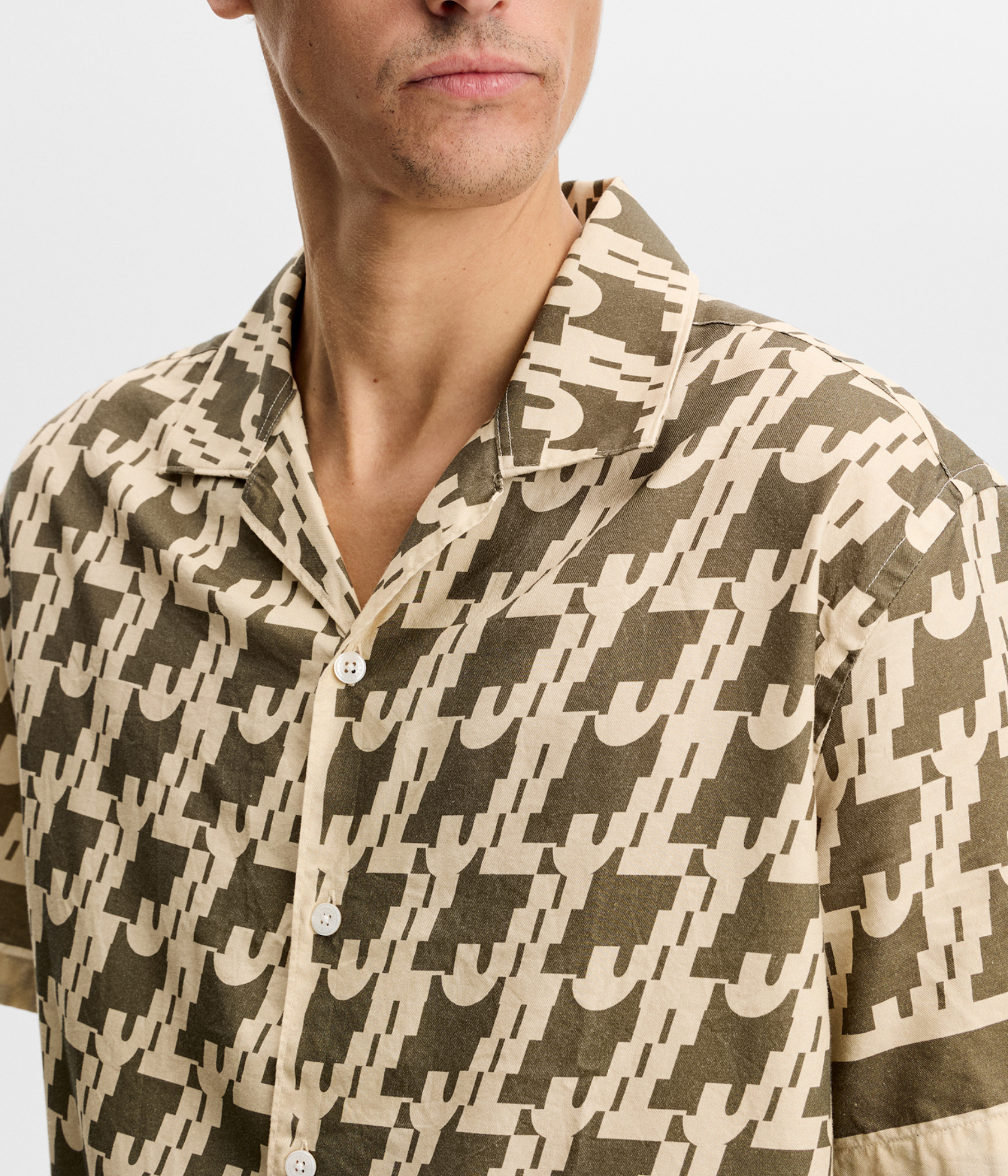 Ellis Border Resort Shirt (M573 JL Glitch Kalamata)