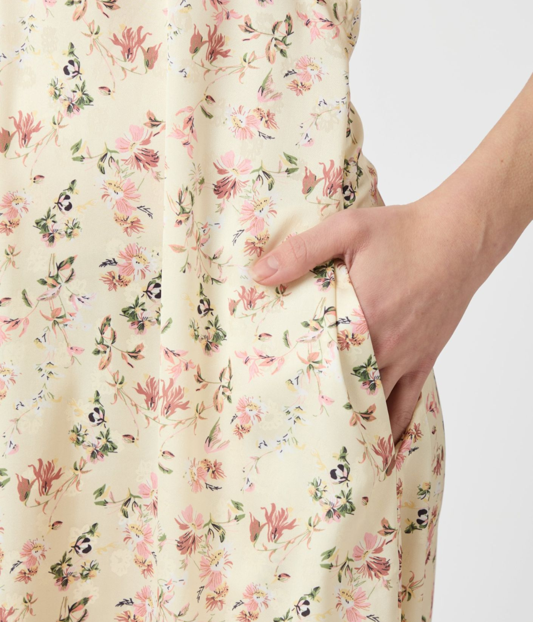 Illana Flower Print Dress (122 creme)