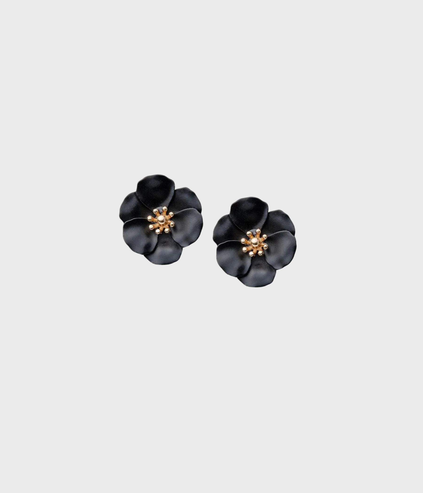 Flower Small Earrings. (Pearl Black)