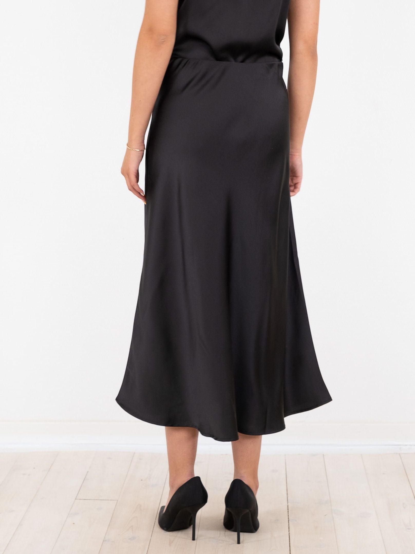 Bovary Skirt. (100 Black)