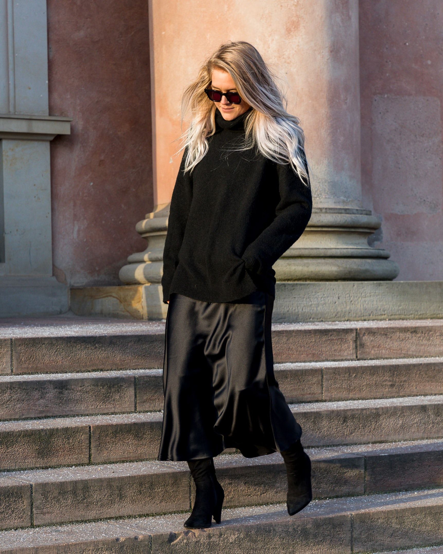 Bovary Skirt. (100 Black)