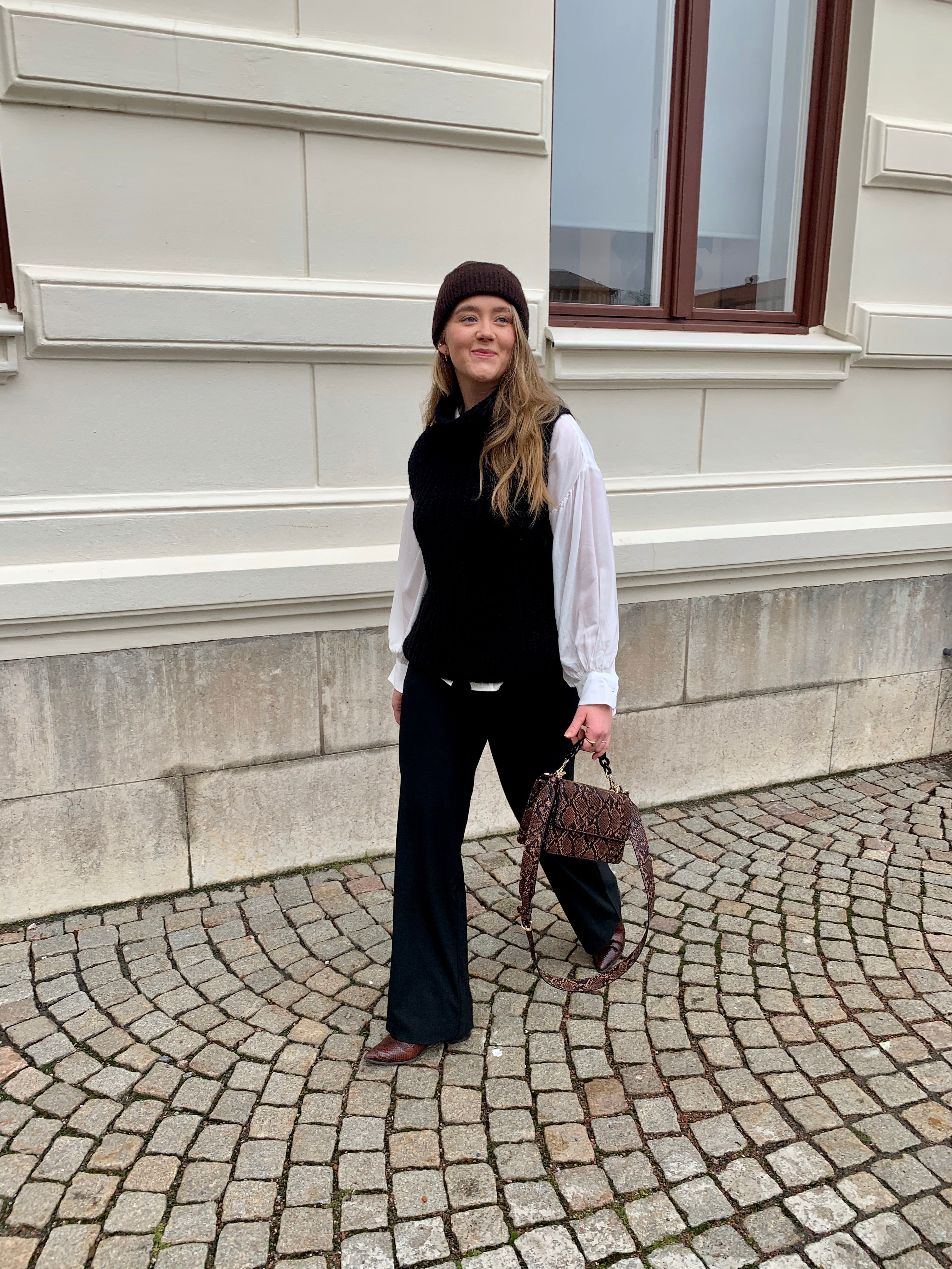 Dena 285 NOOS. (02292 Black Glow)