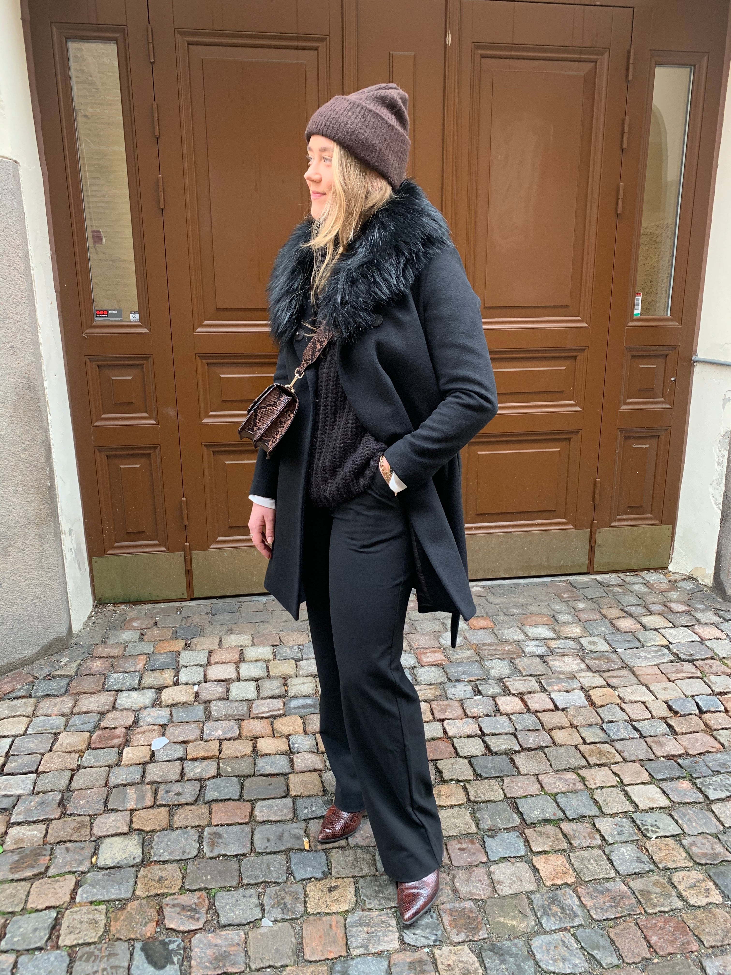 Dena 285 NOOS. (02292 Black Glow)