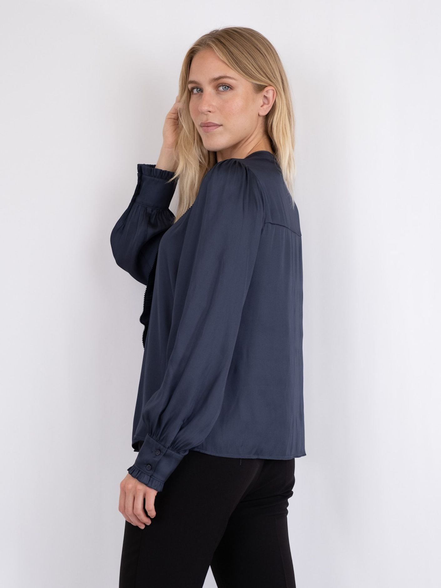 Zola Blouse (678 Midnight Blue)