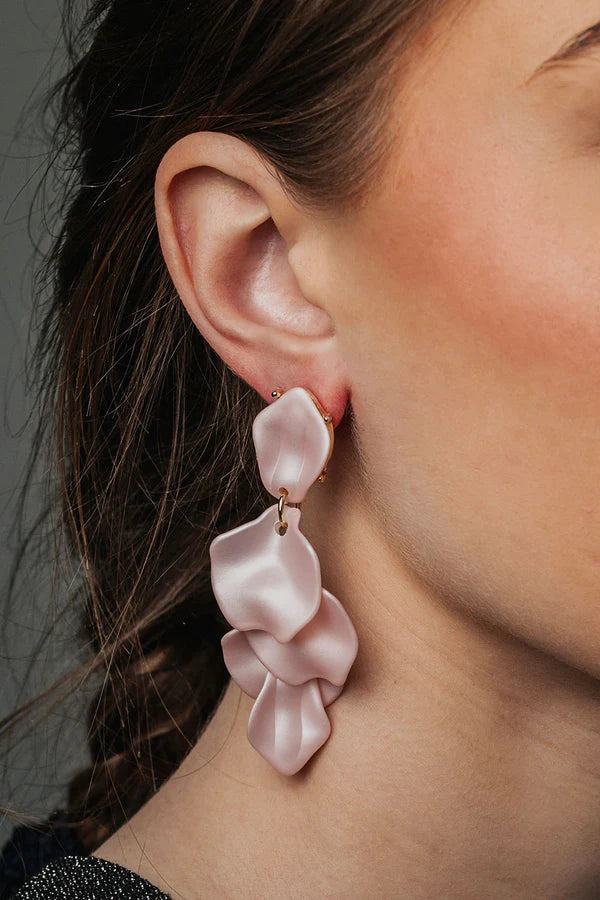 Leaf Earrings Pearl Light Pink (Pearl Light Pink)