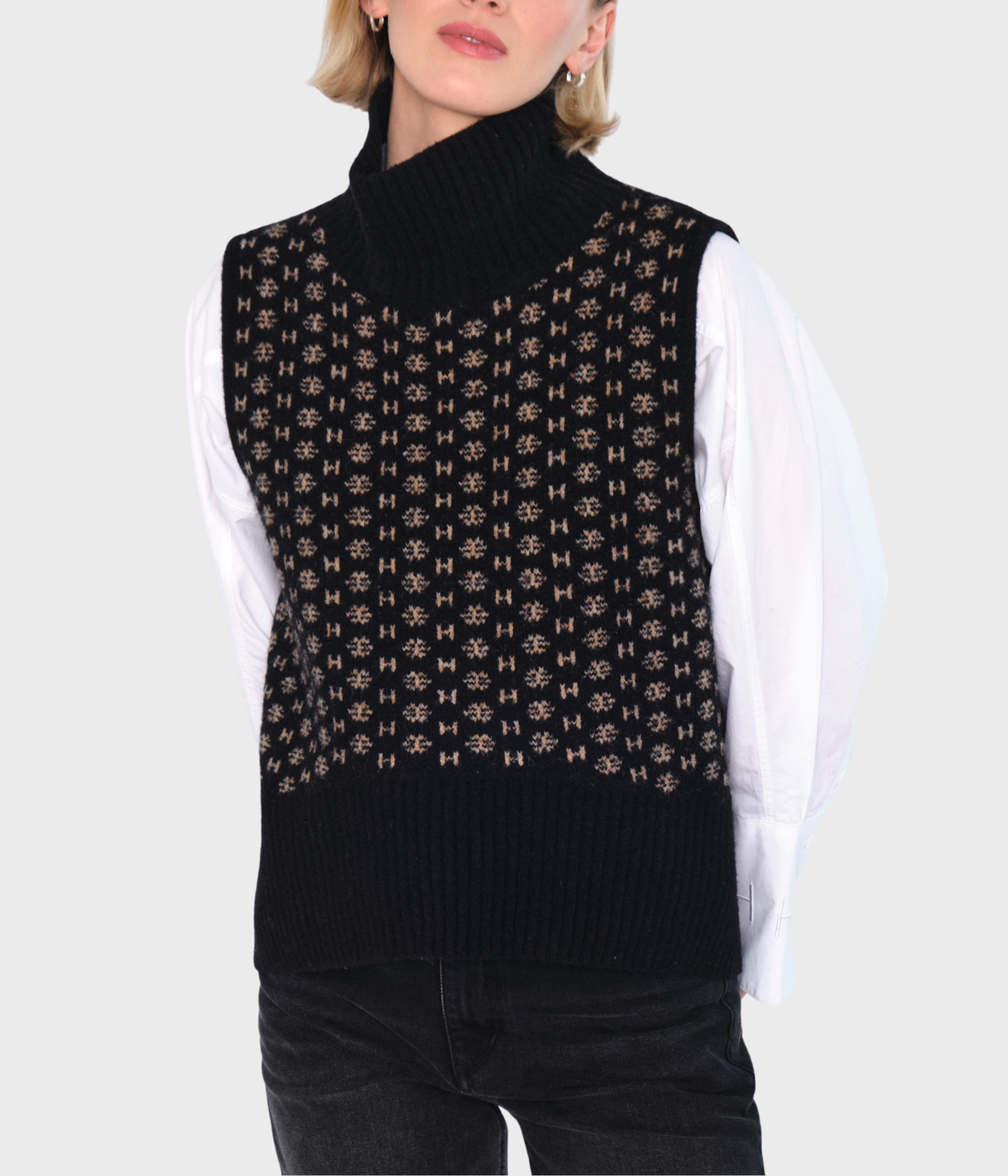 LOGO Vest (9000Jet Black)
